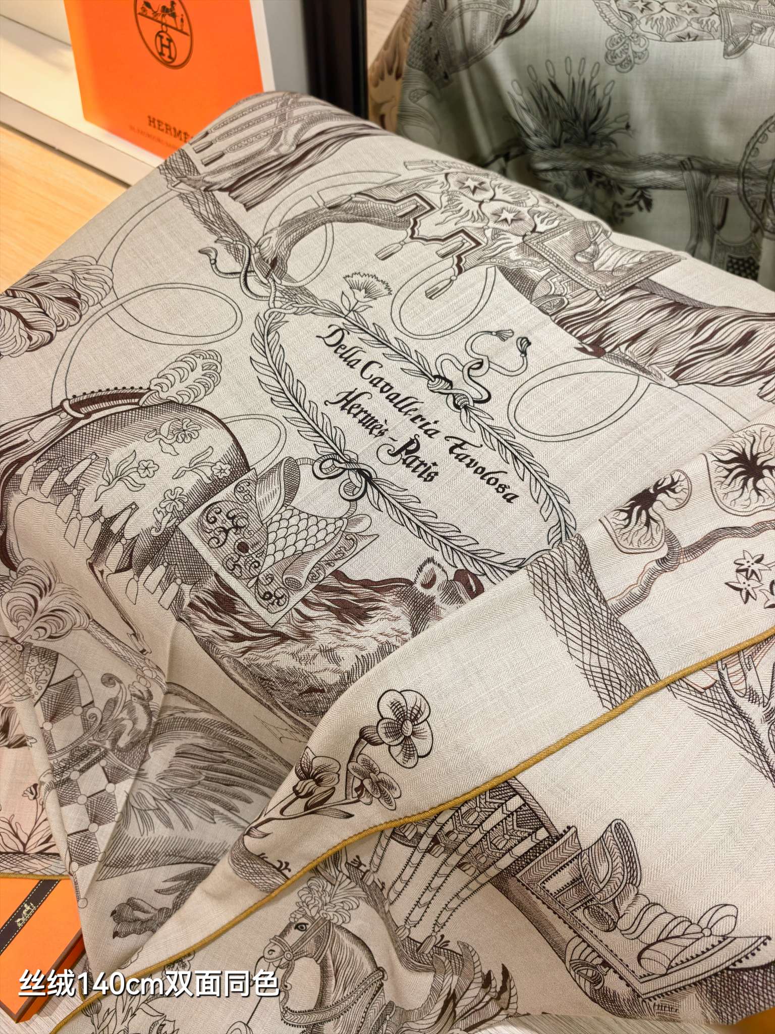 ❄RHMS2635 双面同色  140x140cm 70%羊绒30%真丝 爱马仕《神奇的骏马骑士》
