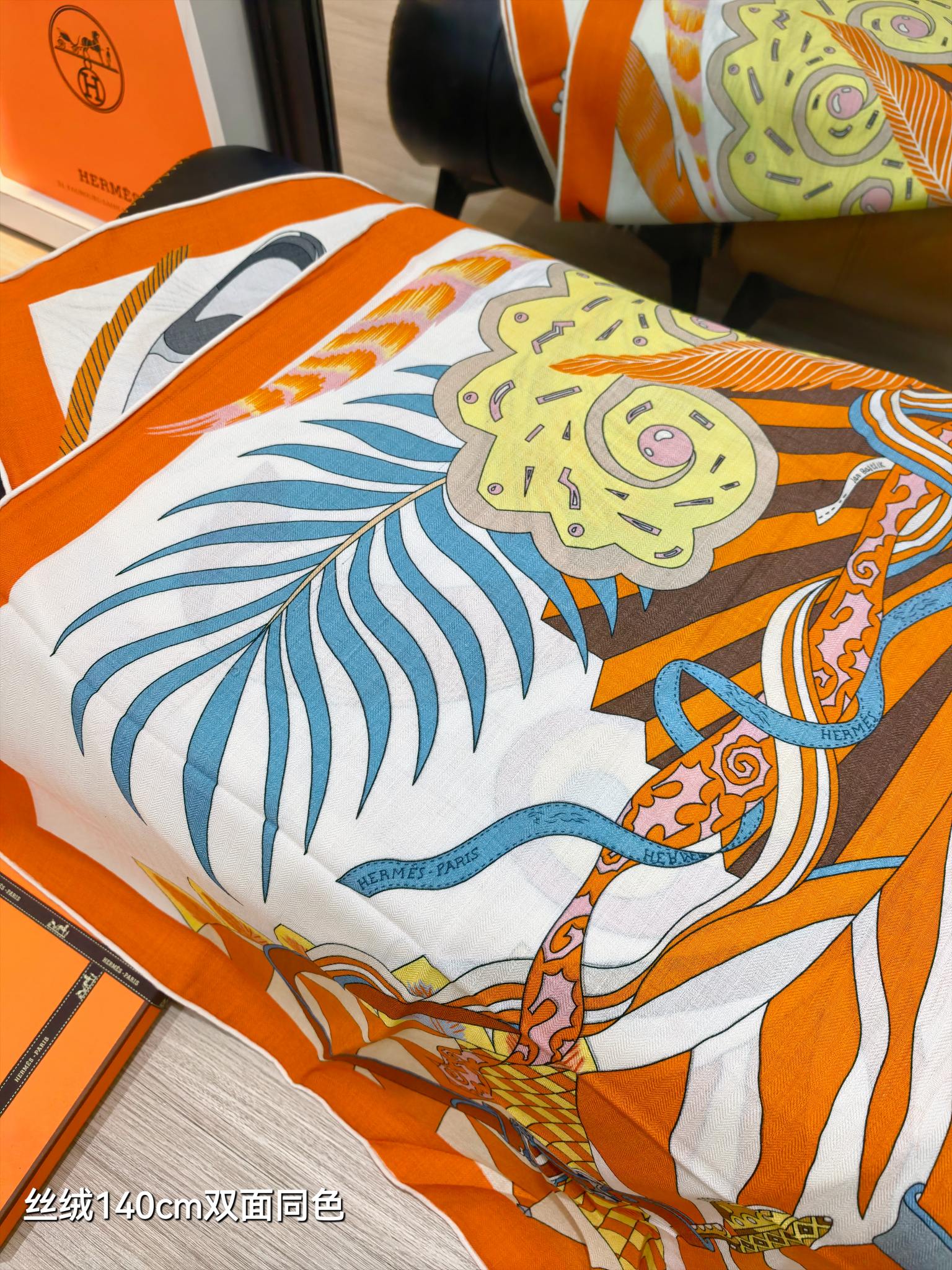 ❄RHMS2637 双面同色  140x140cm 70%羊绒30%真丝 爱马仕《假面骏马》