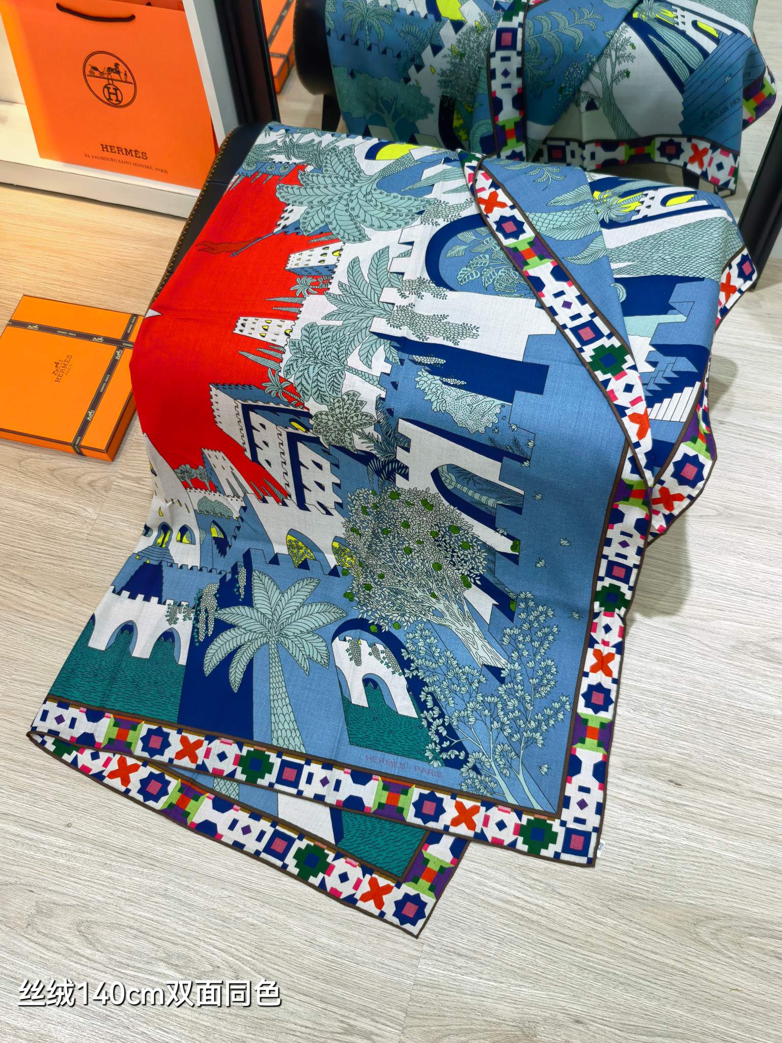 ❄RHMS2639 双面同色  140x140cm 70%羊绒30%真丝 爱马仕《四方之风宫殿》