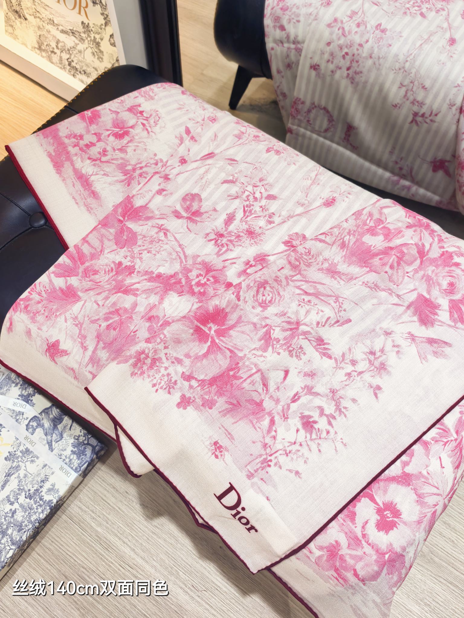 ❄RDO2616 双面同色  140x140cm 70%羊绒30%真丝 迪奥《》