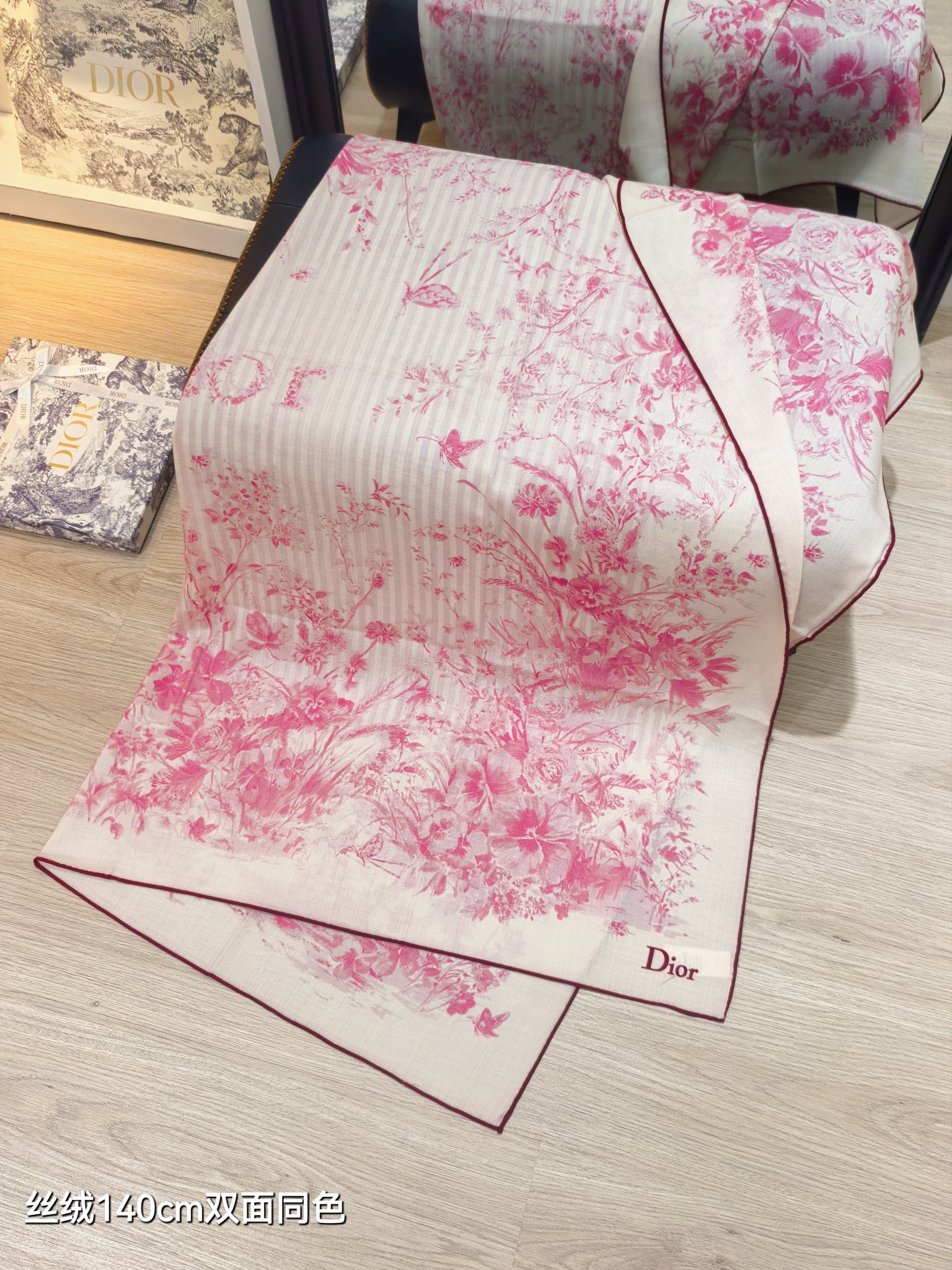 ❄RDO2616 双面同色  140x140cm 70%羊绒30%真丝 迪奥《》