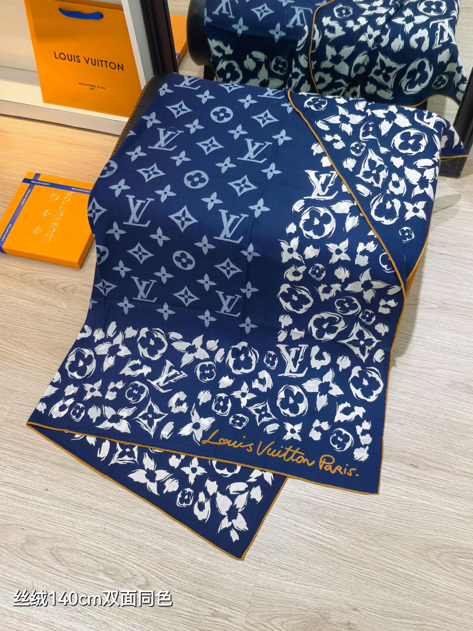 ❄RLV2626 双面同色  140x140cm 70%羊绒30%真丝 LV《》