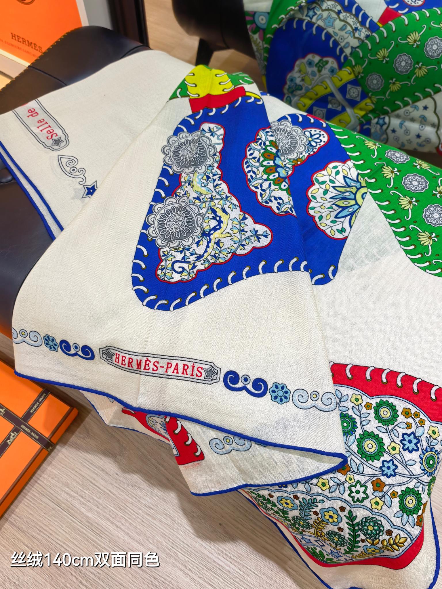 ❄RHMS2643 双面同色  140x140cm 70%羊绒30%真丝 爱马仕《典藏马鞍》