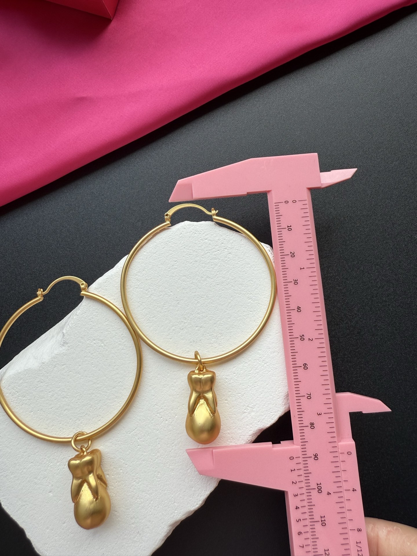 Серьги Schiaparelli с подвесками в виде балетных туфелек