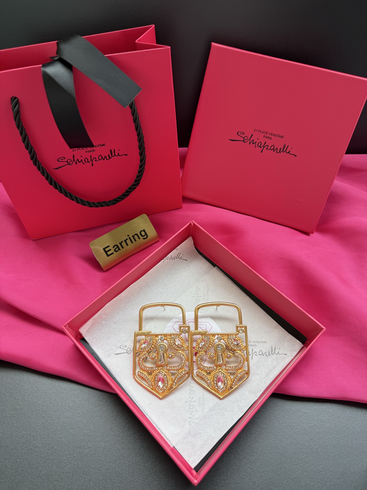Серьги в форме замка с кристаллами Schiaparelli