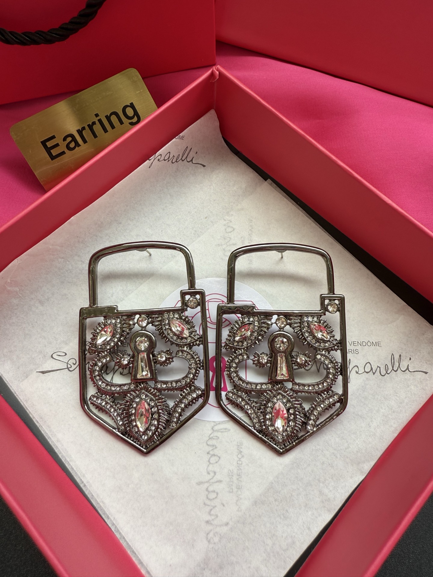 Серьги в виде замков с камнями Schiaparelli