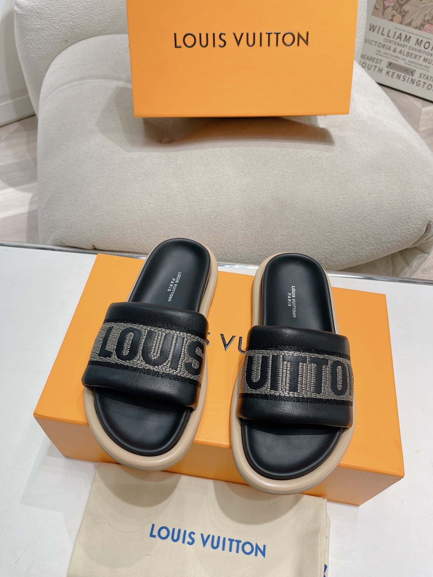 Louis Vuitton Schoenen Pantoffels Afdrukken Unisex Geitenhuid Schapenvacht Vintage