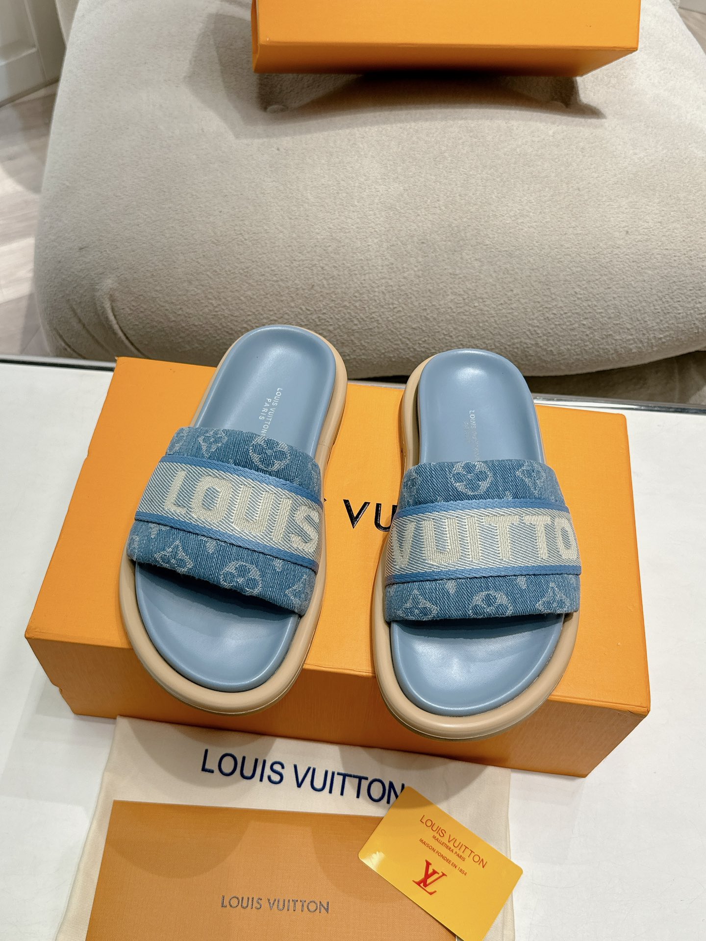 Louis Vuitton Schoenen Pantoffels Afdrukken Unisex Geitenhuid Schapenvacht Vintage