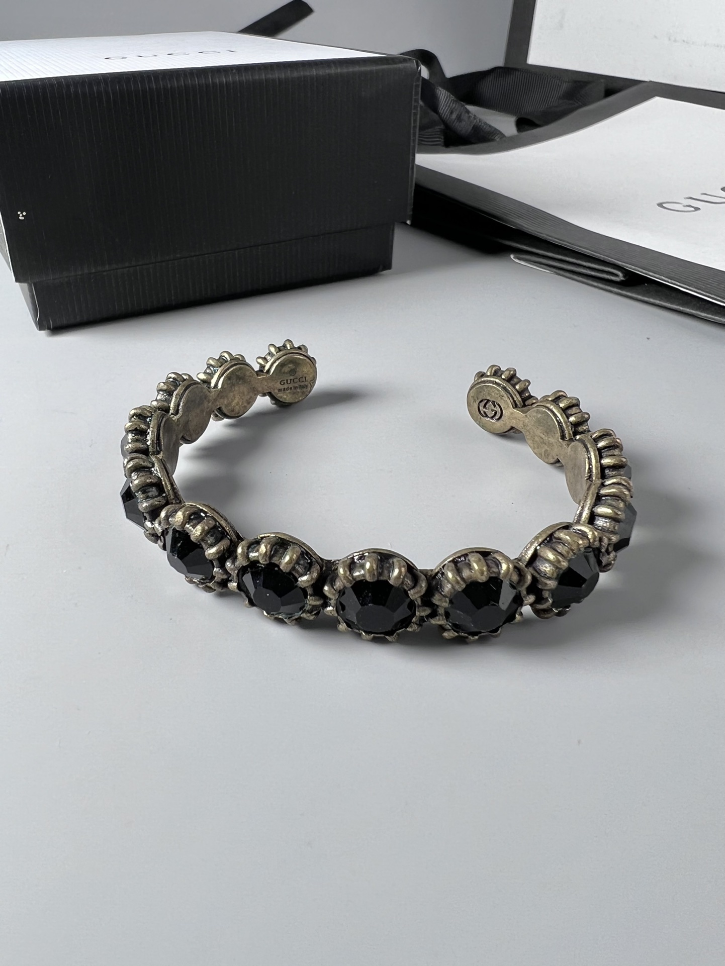  YHSZ065。Gucci 手镯