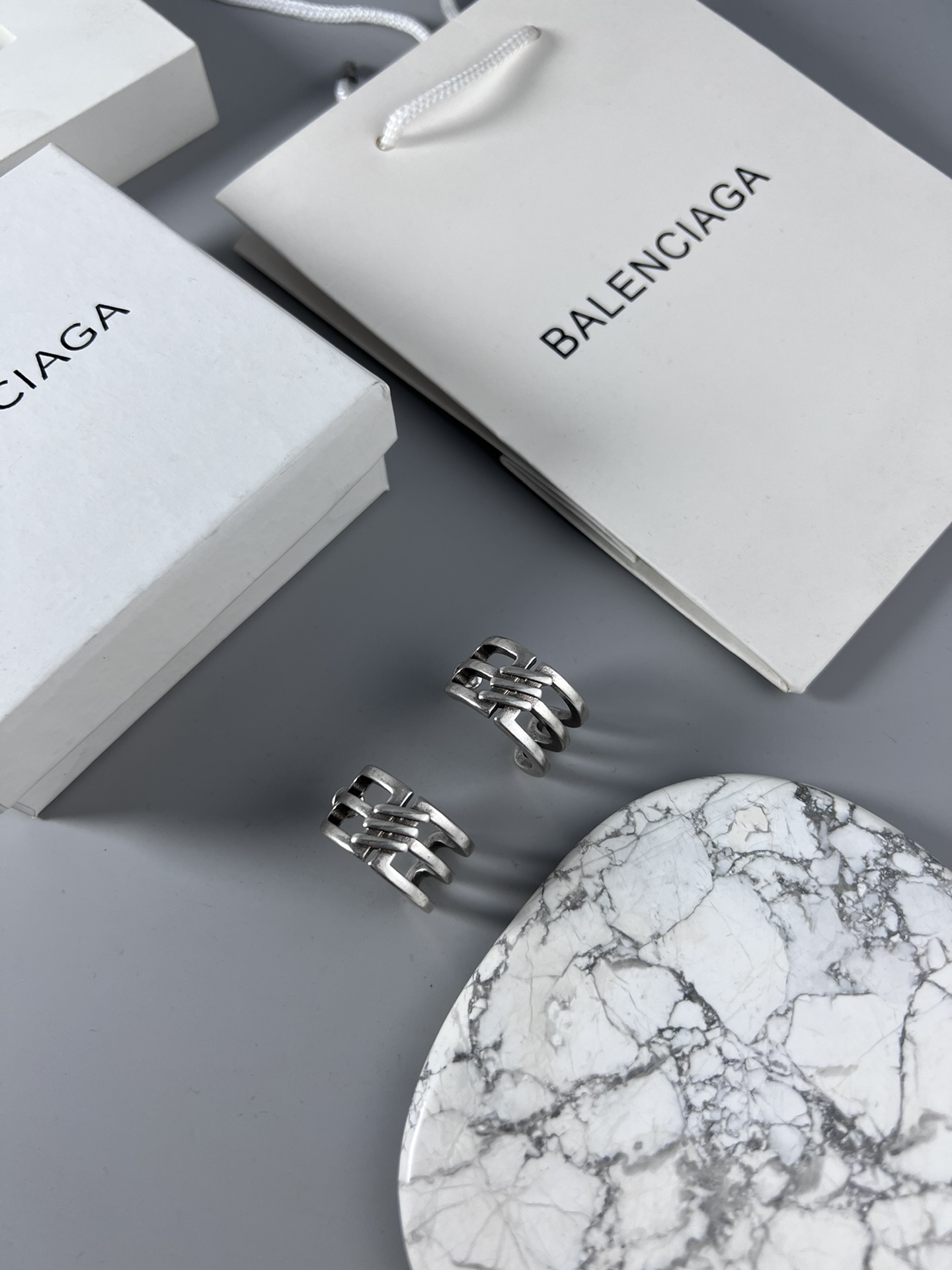  BALENCIAGA 巴黎世家 耳环
