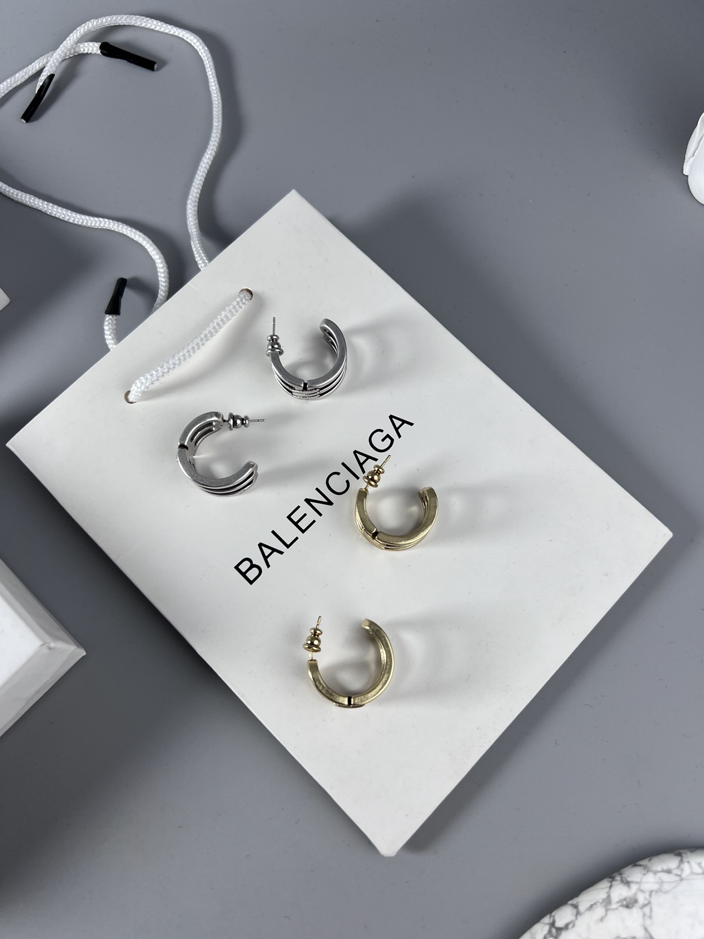  BALENCIAGA 巴黎世家 耳环