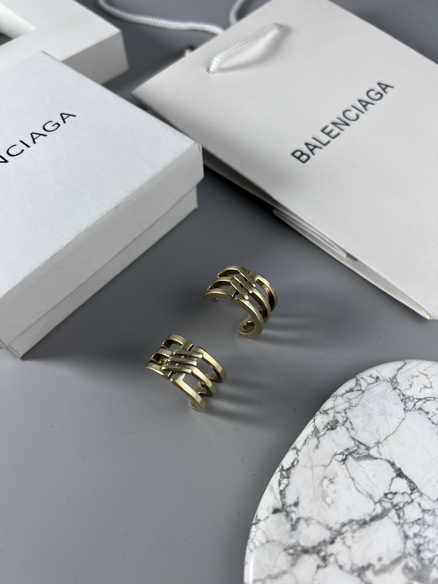  BALENCIAGA 巴黎世家 耳环
