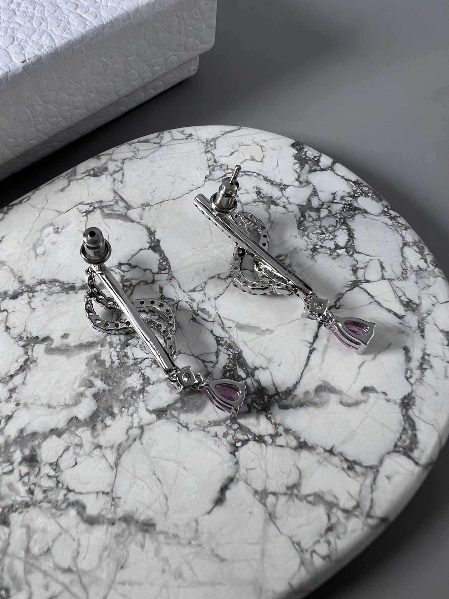  Dior 耳钉