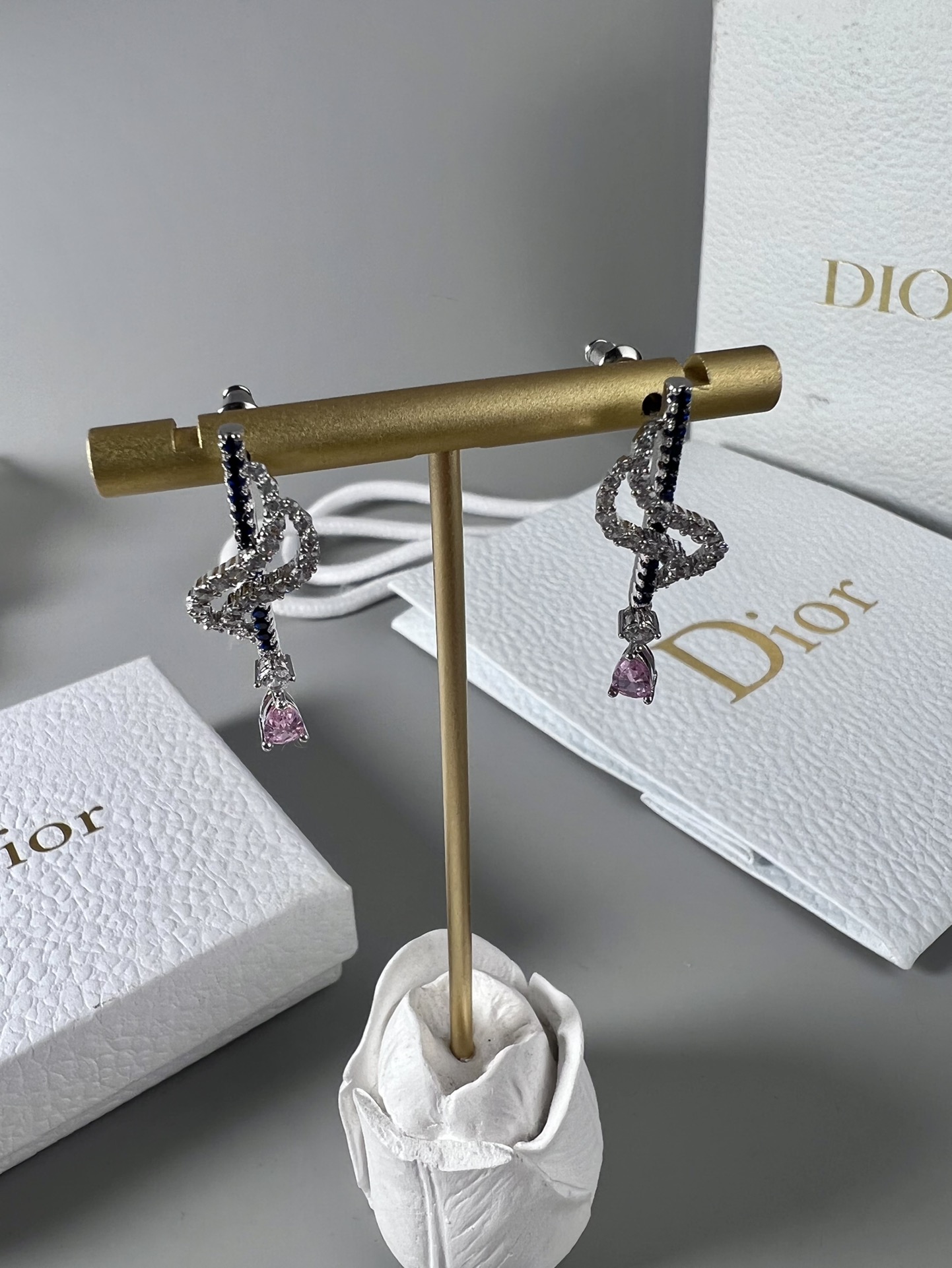  Dior 耳钉