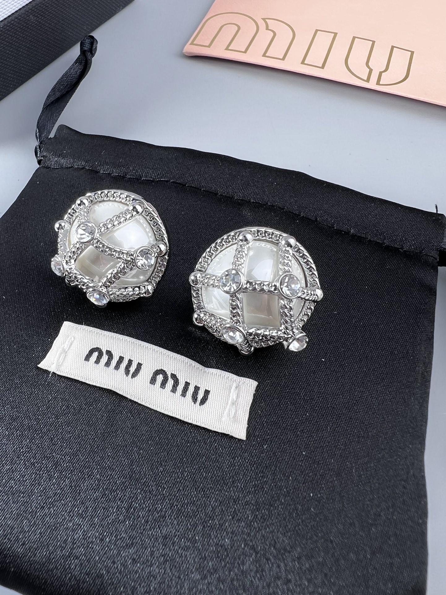 MiuMiu 耳钉