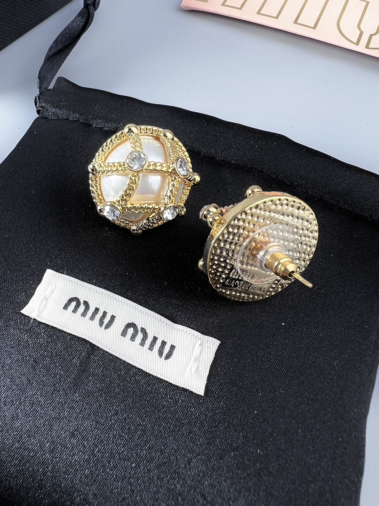 MiuMiu 耳钉