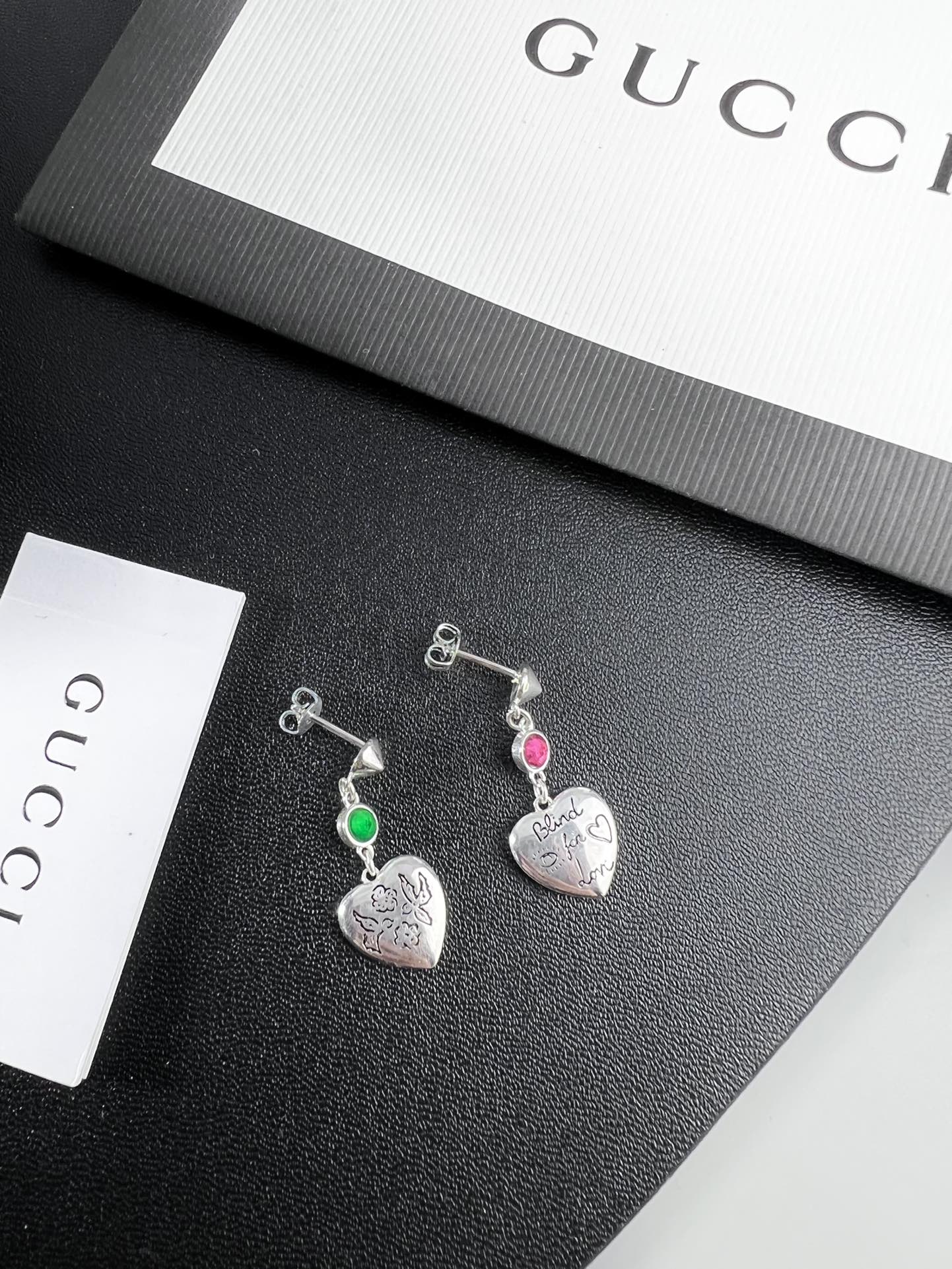 Gucci 爱心 耳钉