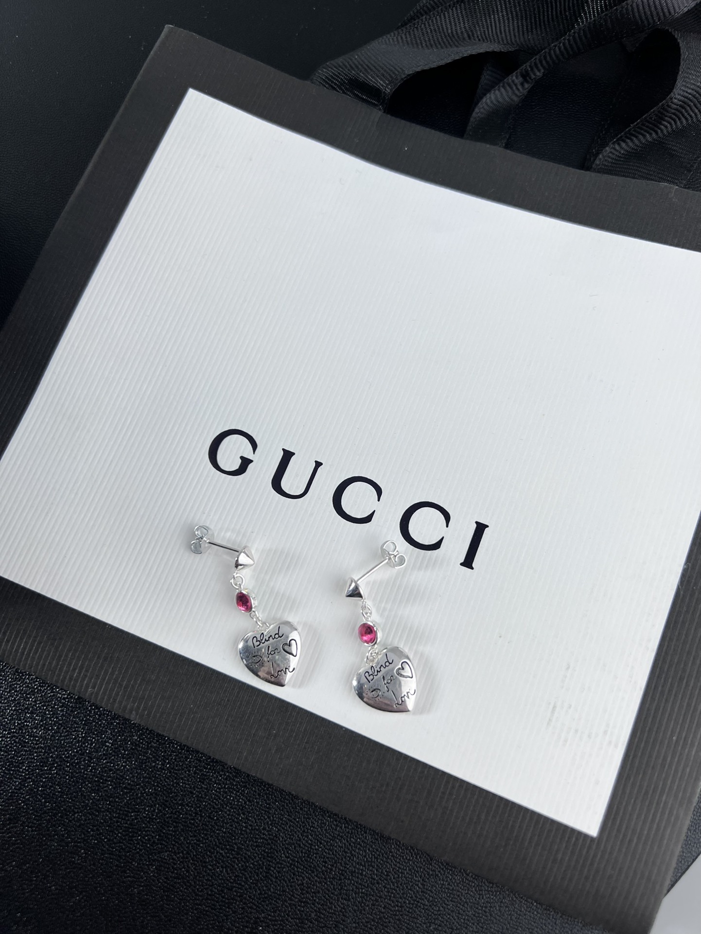 Gucci 爱心 耳钉