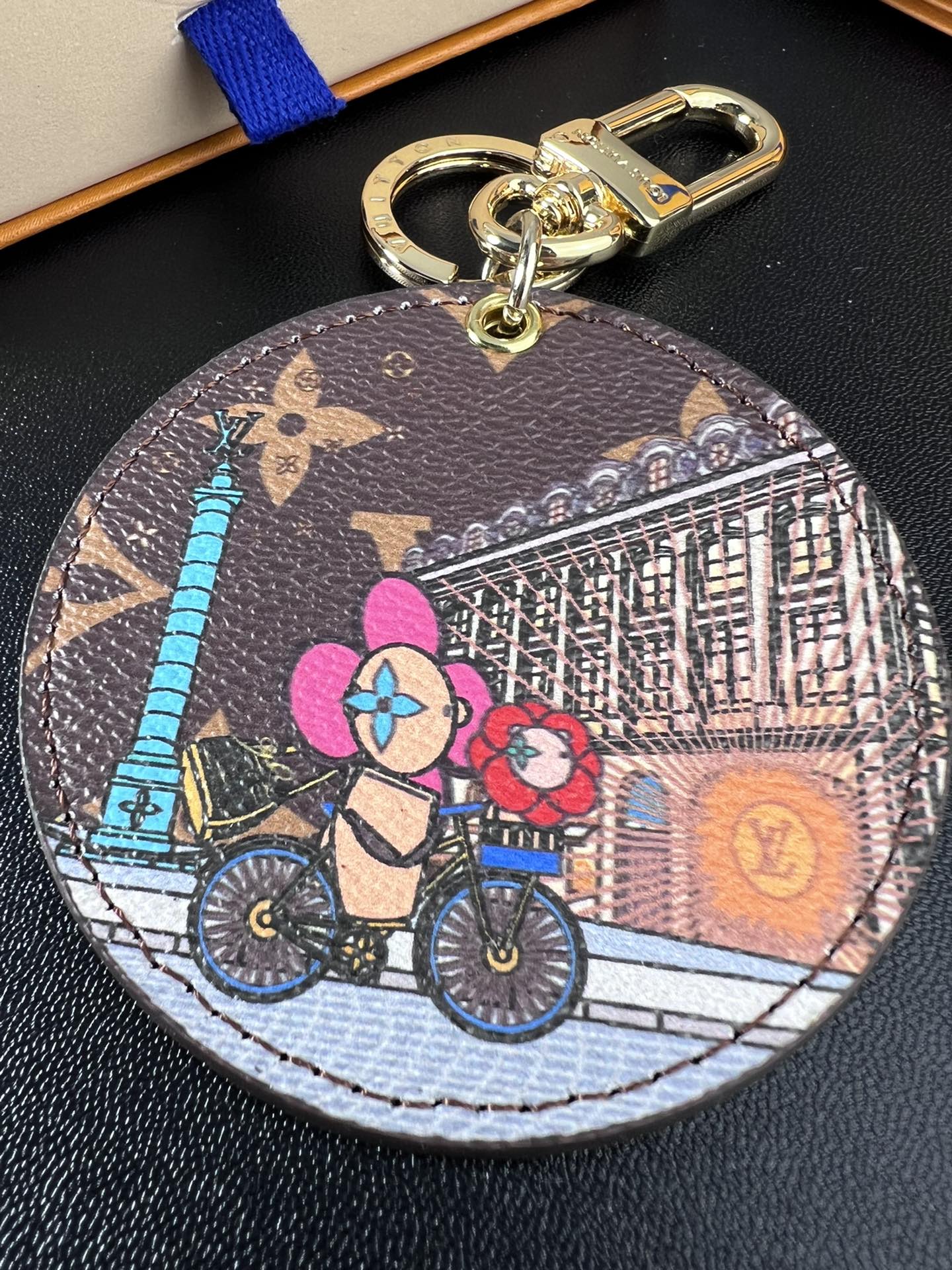 YHYK075。LV 圆饼 钥匙扣