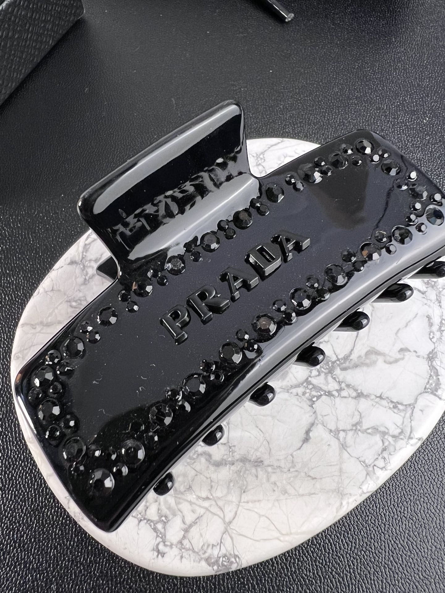 p150. Prada, black hairpin - 图片 2
