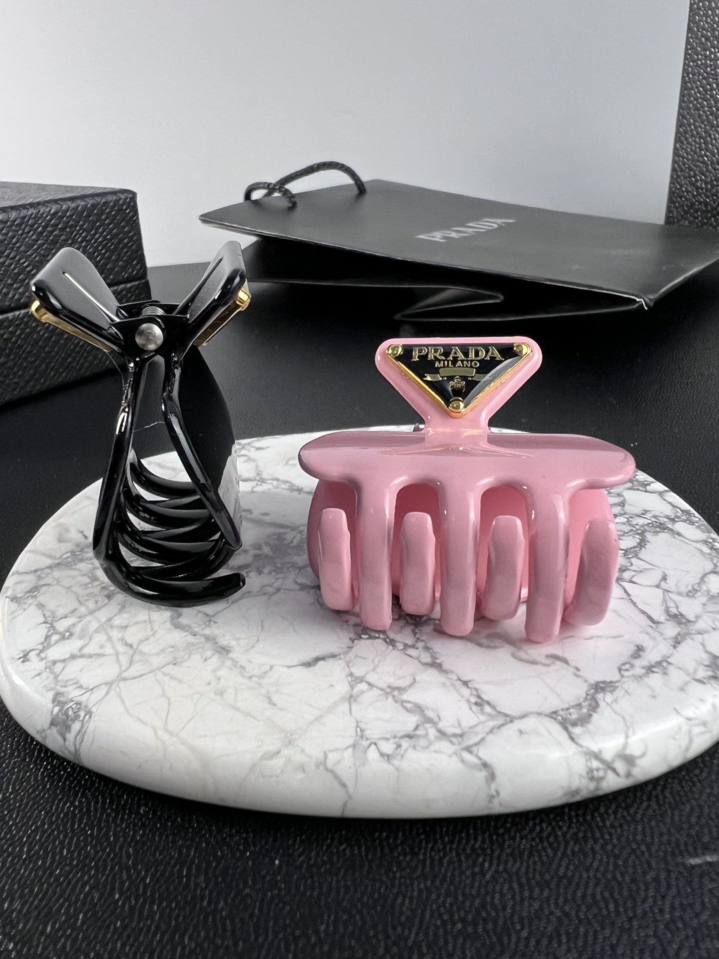 p150. Prada, black, pink, hair clip - 图片 9