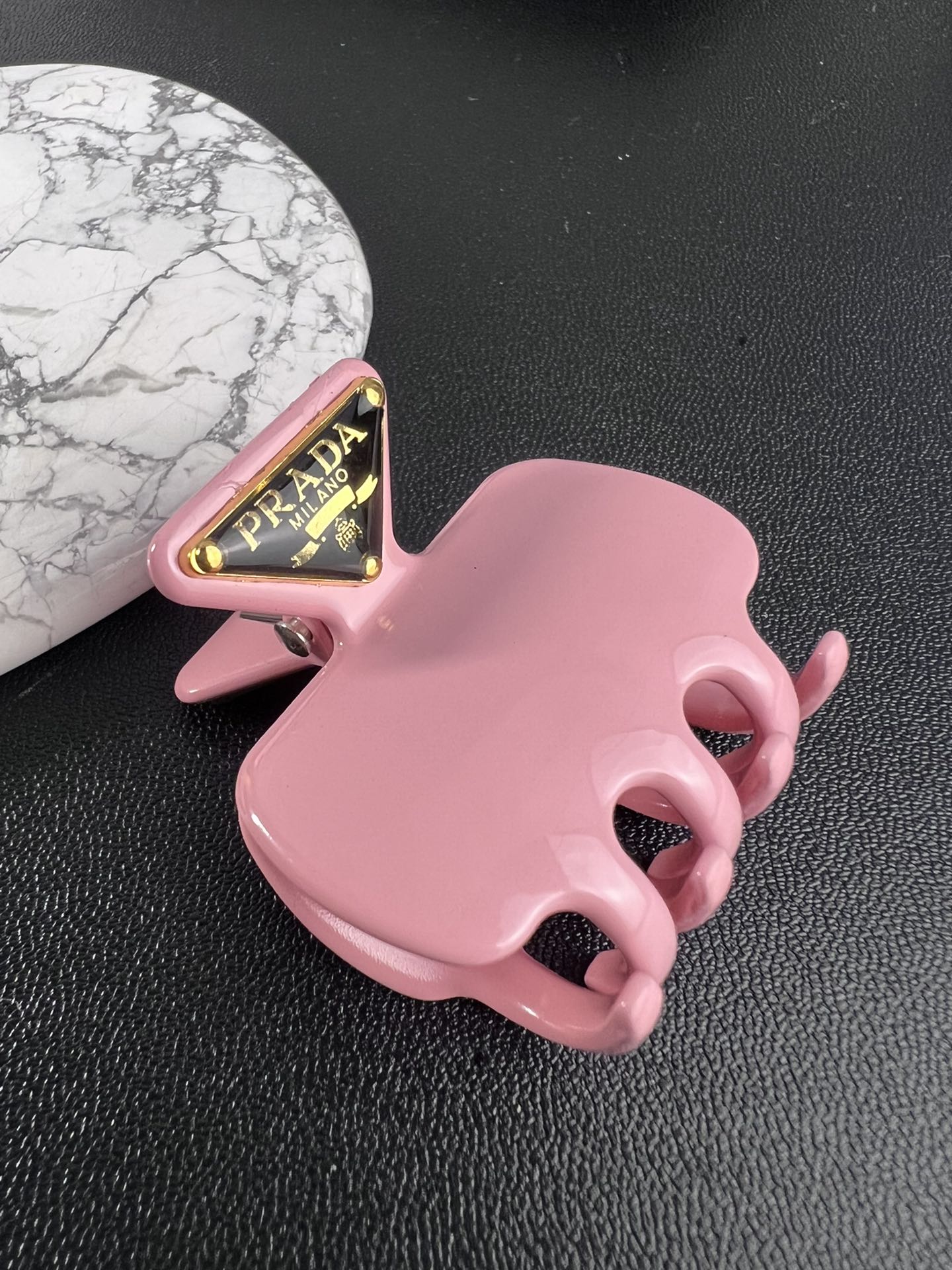 p150. Prada, black, pink, hair clip - 图片 5