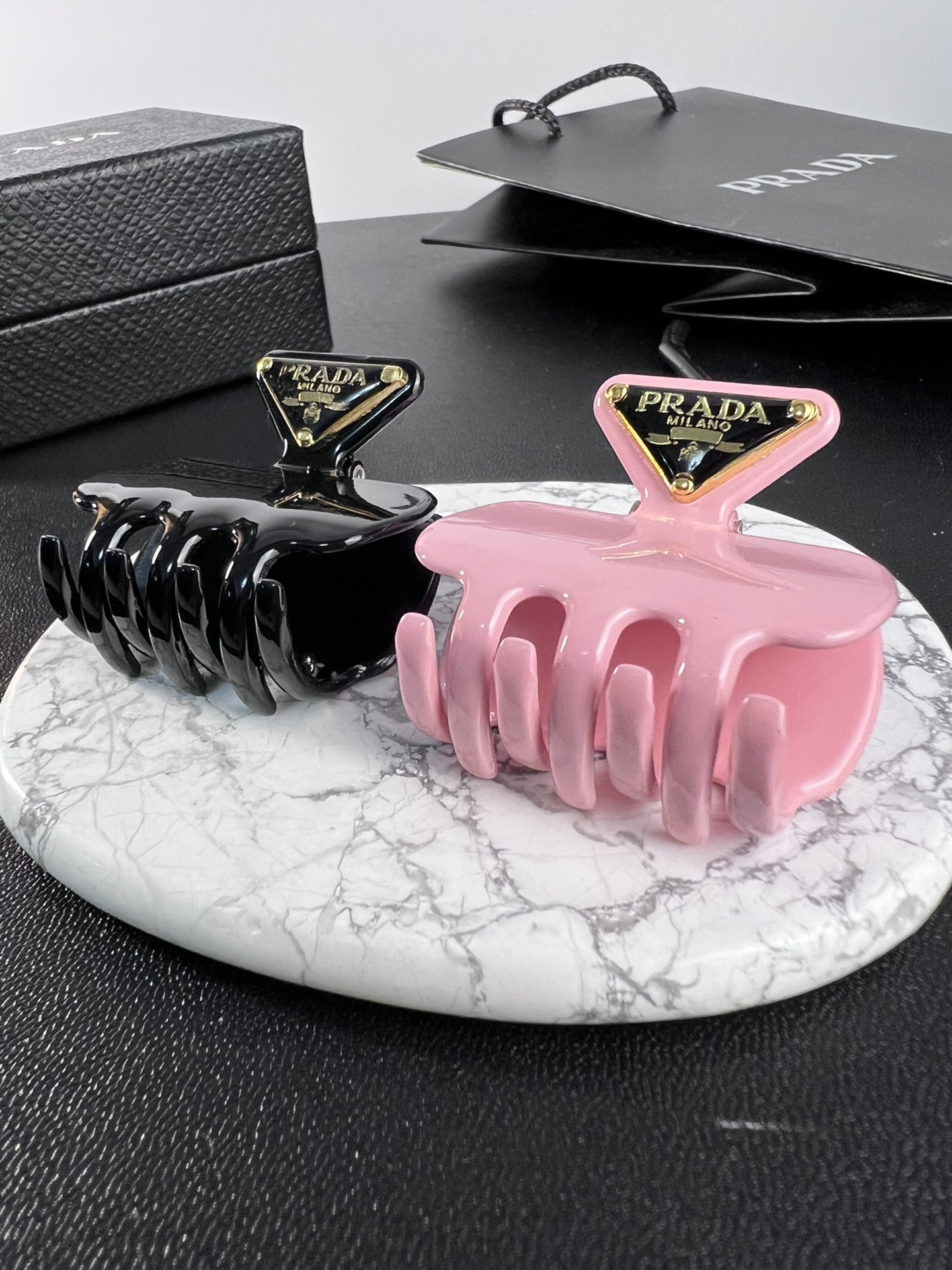 p150. Prada, black, pink, hair clip - 图片 8