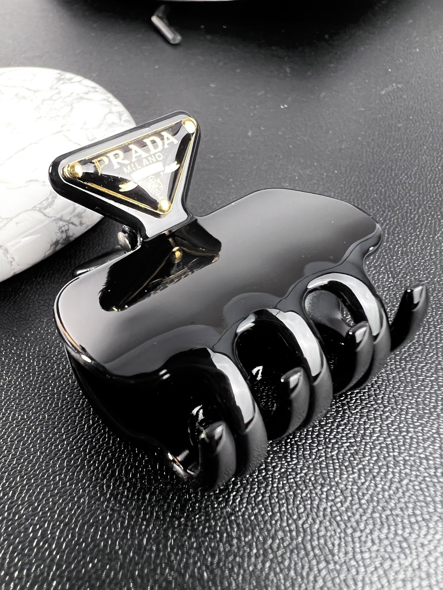 p150. Prada, black, pink, hair clip - 图片 1
