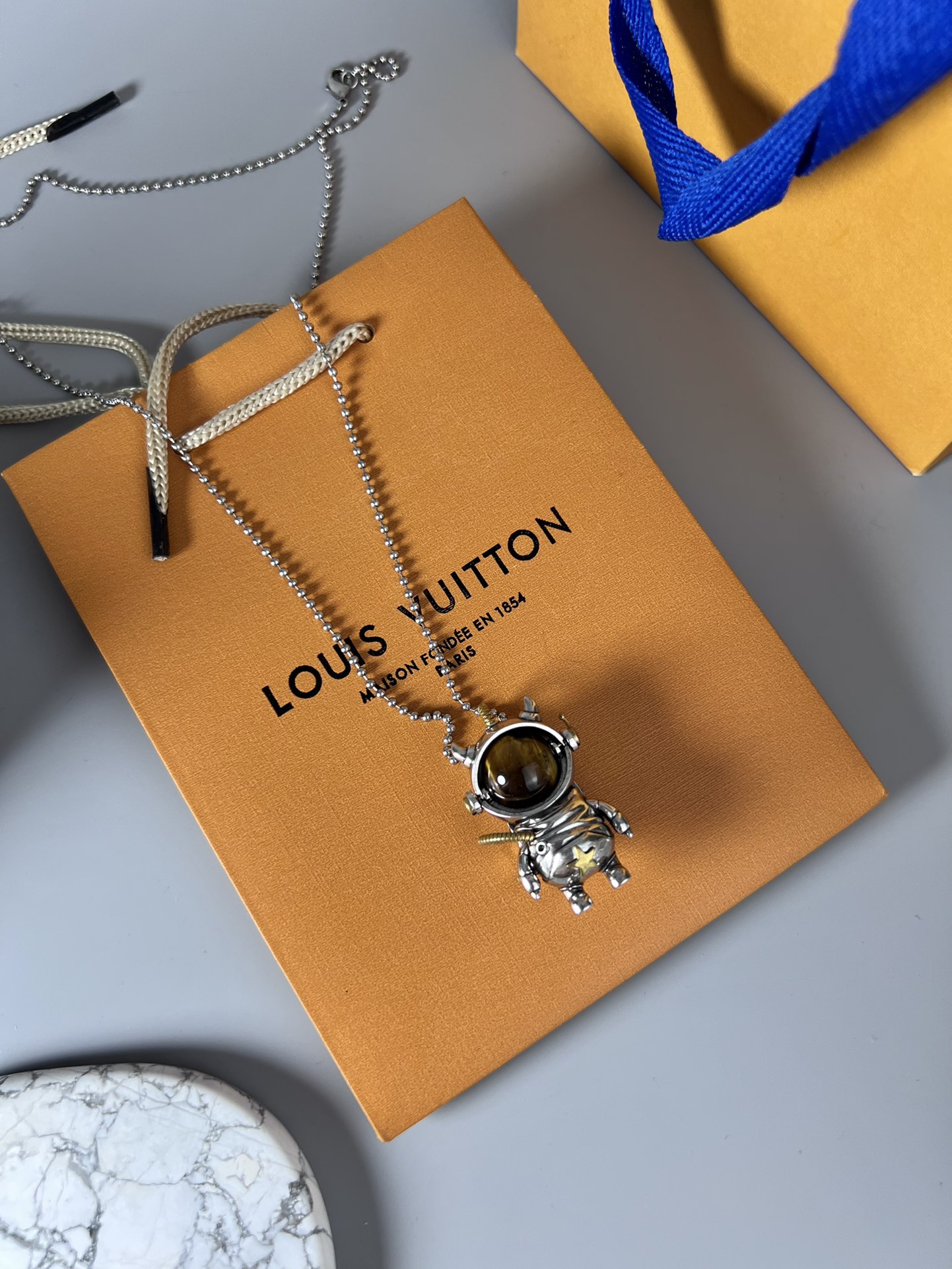 。LV 宇航员 限量版 项链礼品定制