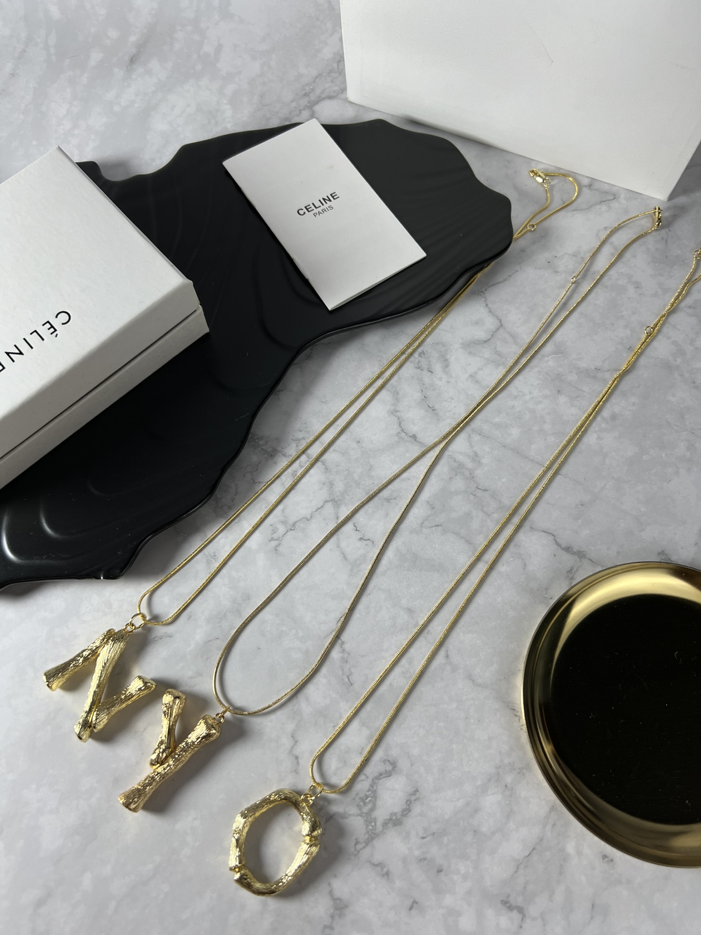 Celine 大号字母 项链