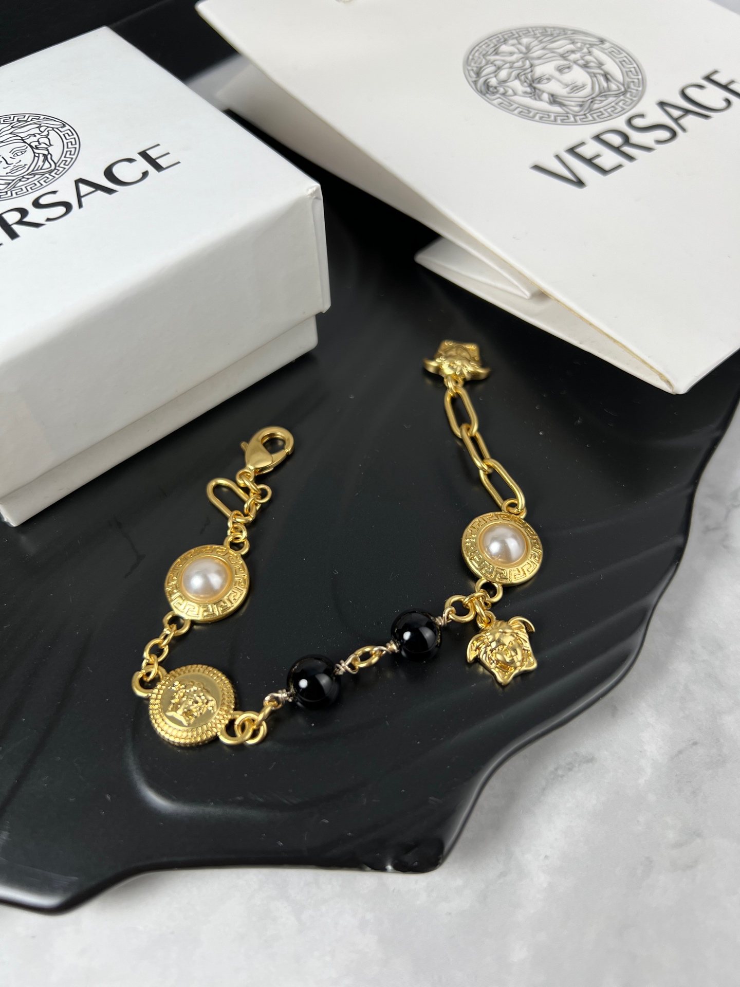 ##188. VERSACE, VERSACE, VERSACE - 图片 3