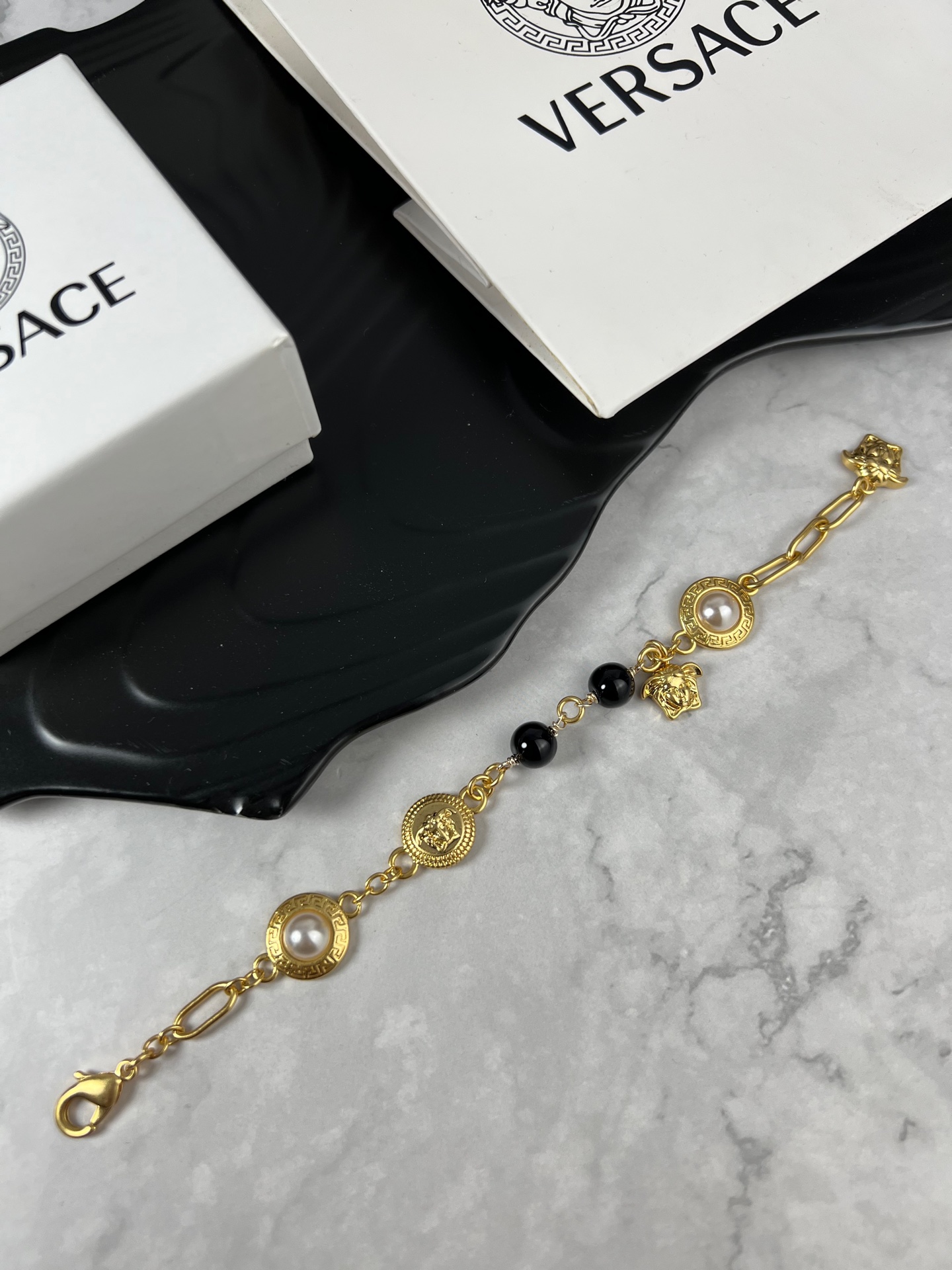 ##188. VERSACE, VERSACE, VERSACE - 图片 1