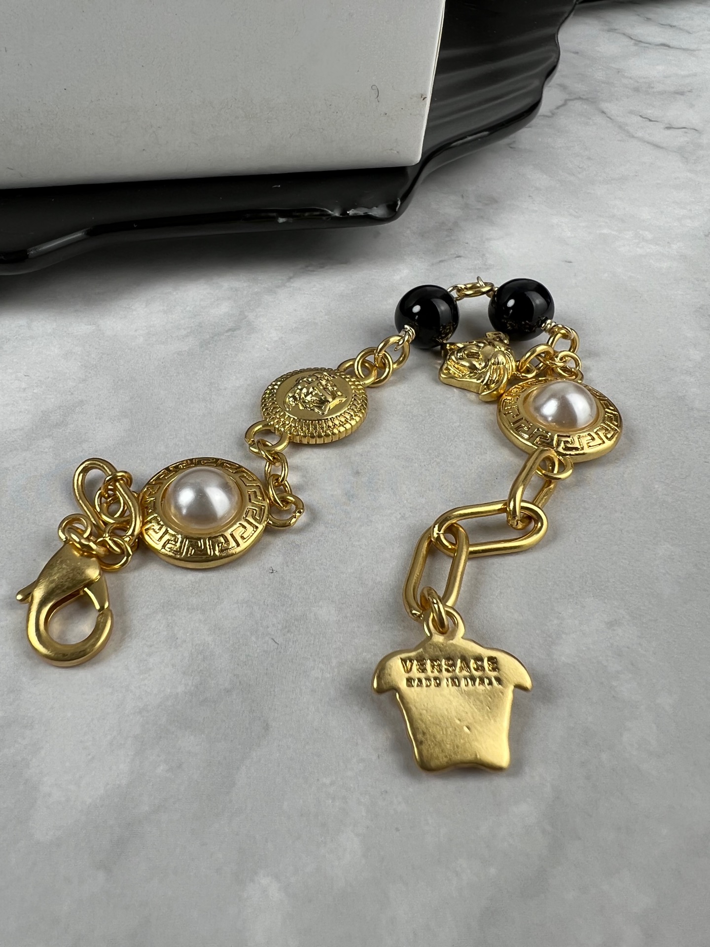 ##188. VERSACE, VERSACE, VERSACE - 图片 6