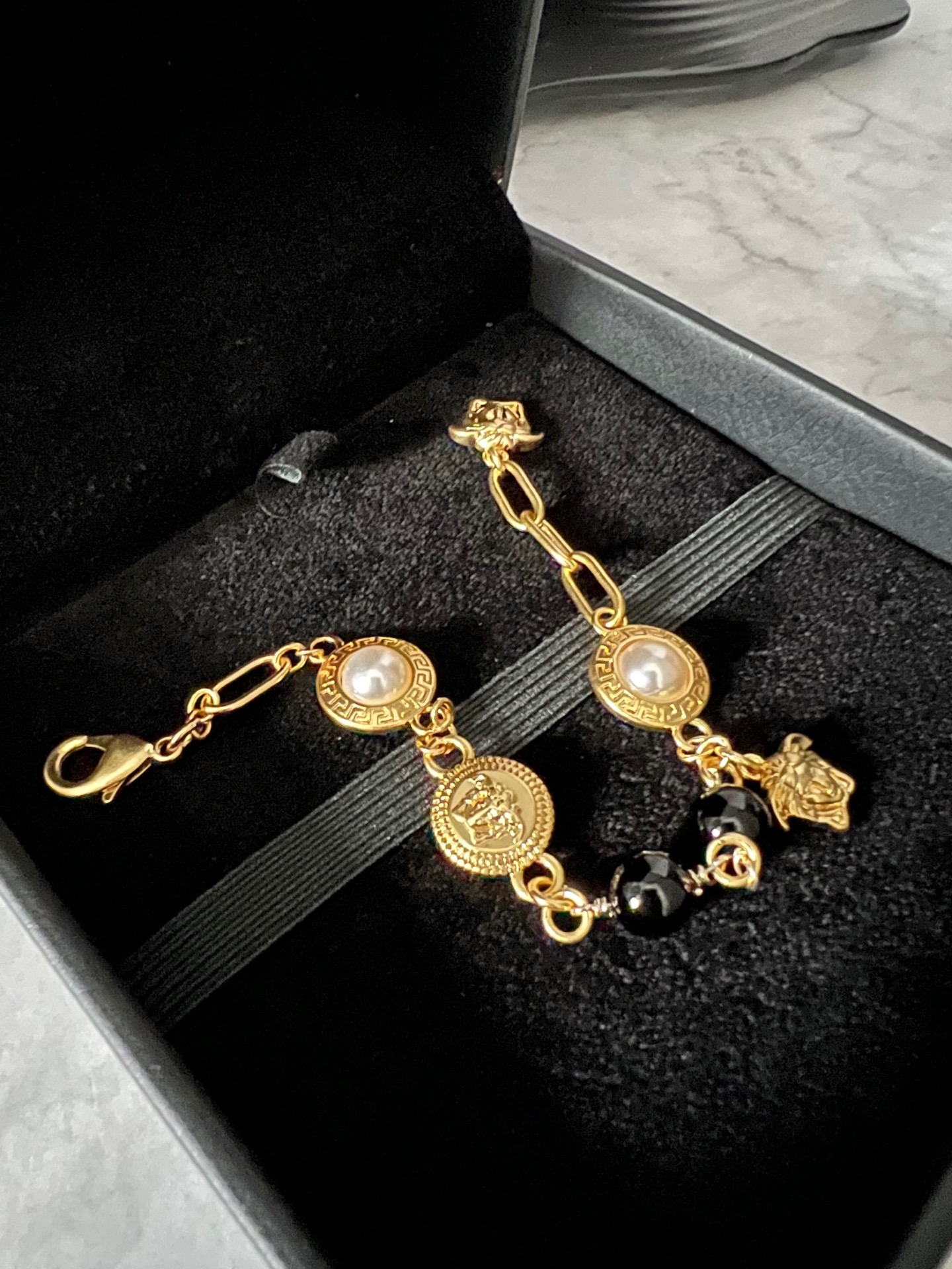 ##188. VERSACE, VERSACE, VERSACE - 图片 4
