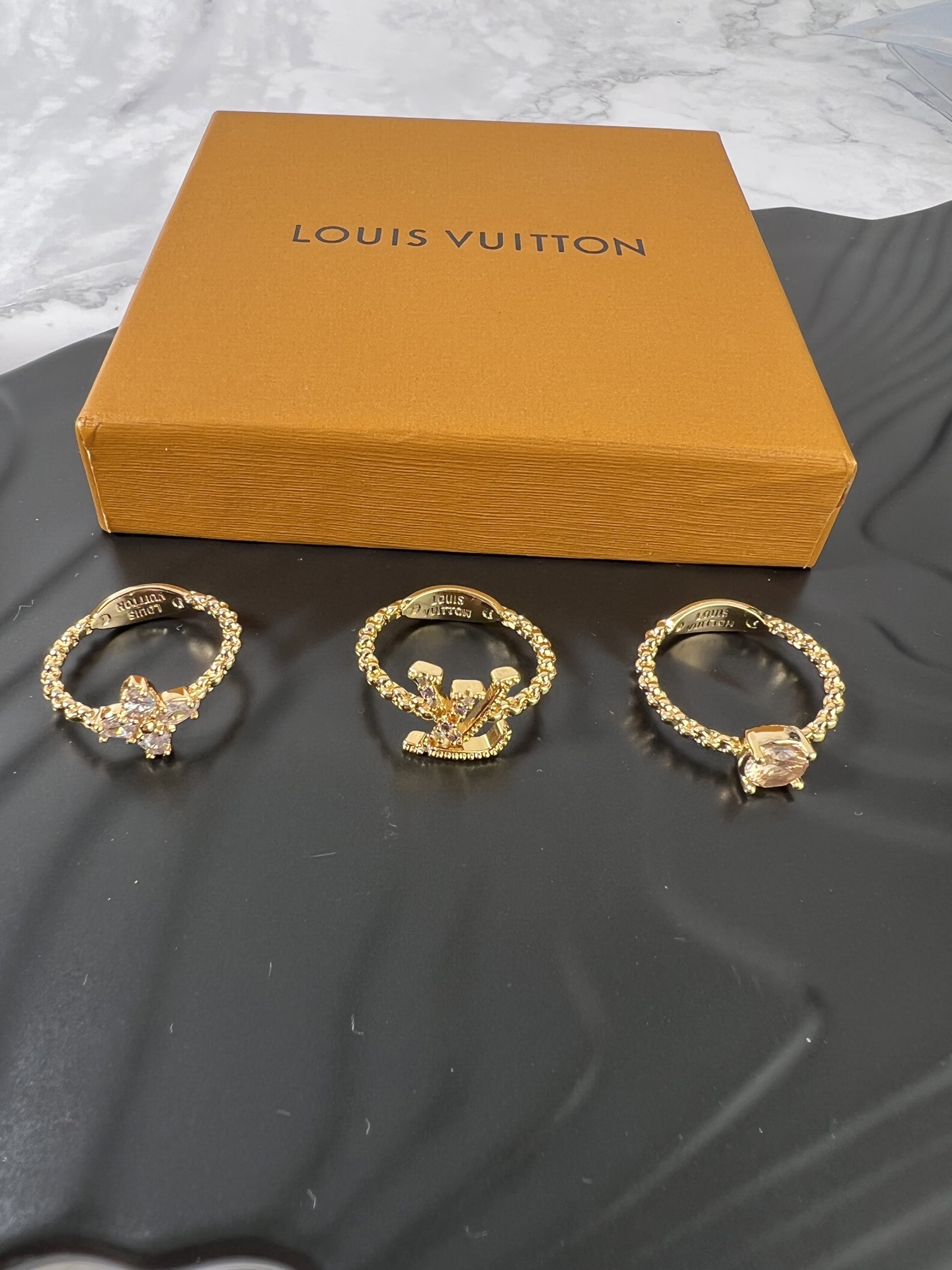  LV 3件套戒指，均码