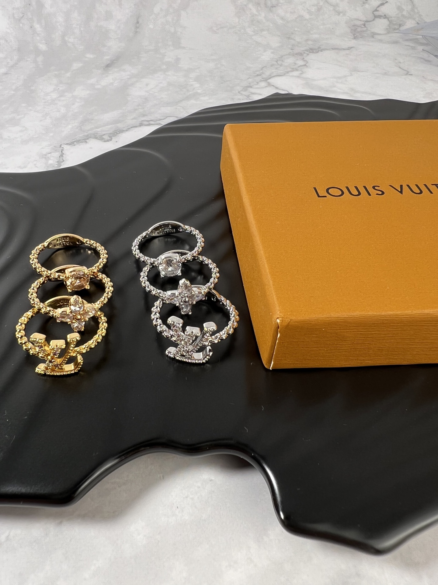 LV 3件套戒指，均码