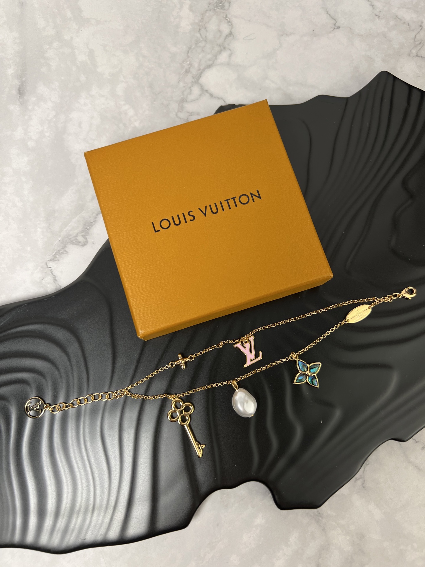 LV 双层手链