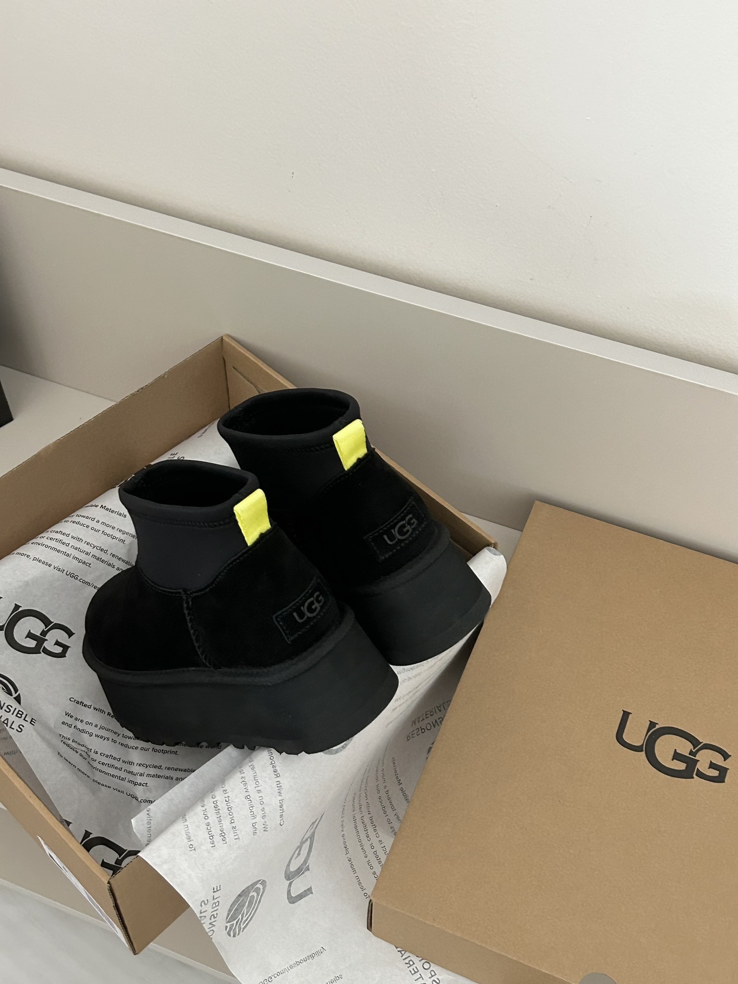 𝐔*g ₂₀₂₄ . 经典Mini迪普靴女士休闲舒适经典迪普靴!防滑耐磨的Treadlite by UG