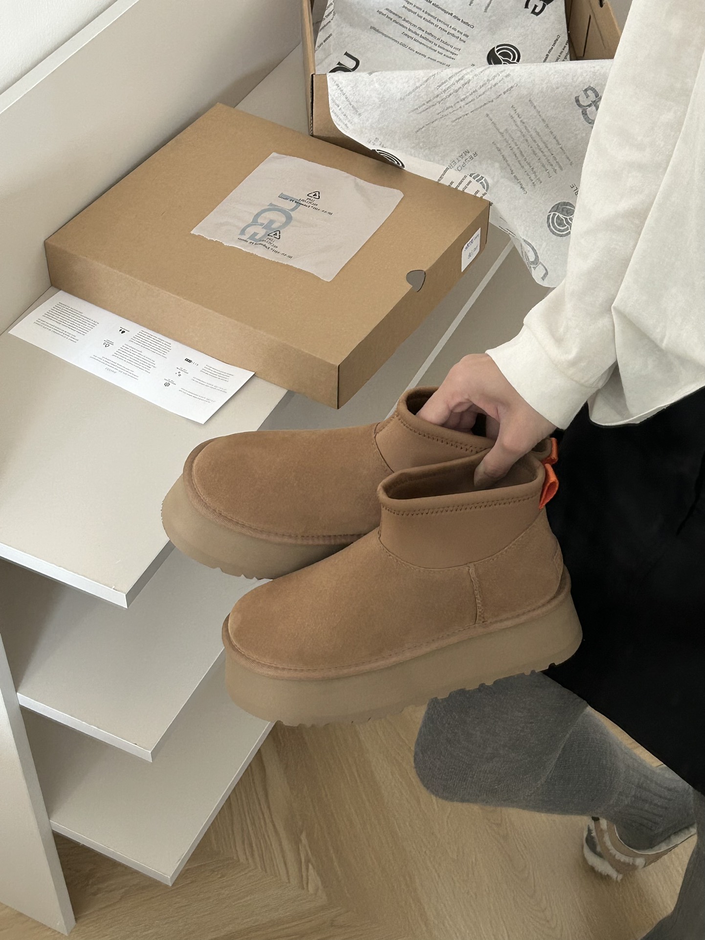 𝐔*g ₂₀₂₄ . 经典Mini迪普靴女士休闲舒适经典迪普靴！防滑耐磨的Treadlite by UG