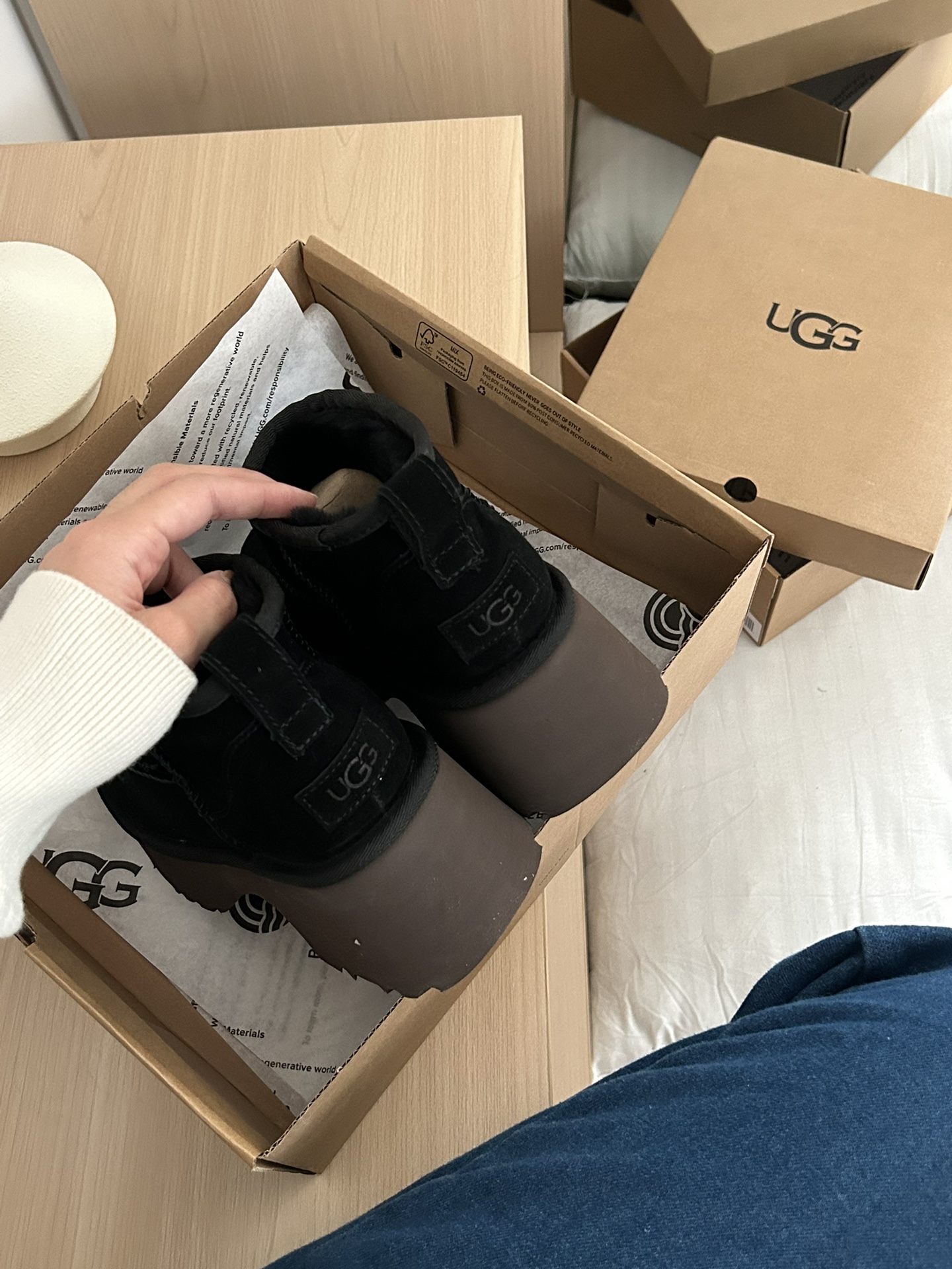 ，𝐔*g ₂₀₂₄ .厚底人鱼超短靴
24新款女士休闲舒适人鱼高跟系列 简单大方的设计 EVA大底约7c