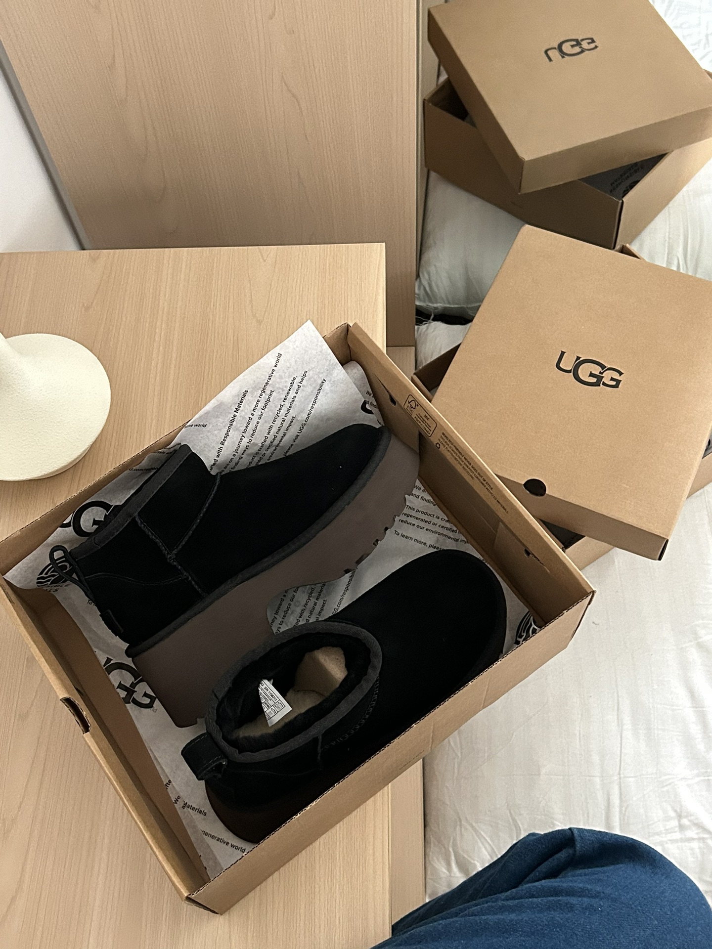 ，𝐔*g ₂₀₂₄ .厚底人鱼超短靴
24新款女士休闲舒适人鱼高跟系列 简单大方的设计 EVA大底约7c
