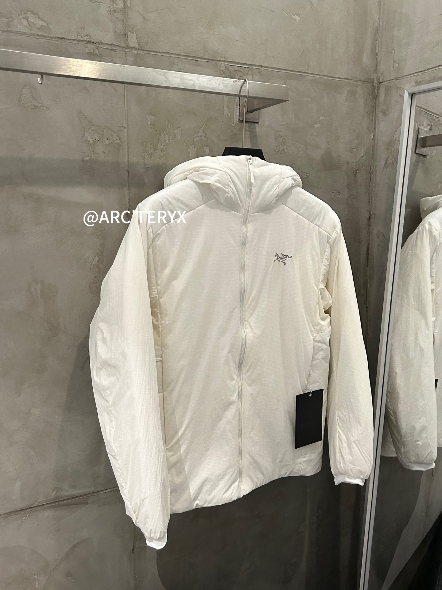 _dt69sjUxAMUe8V9E2v15JyWQ3KHGgIU4OwjNtQw