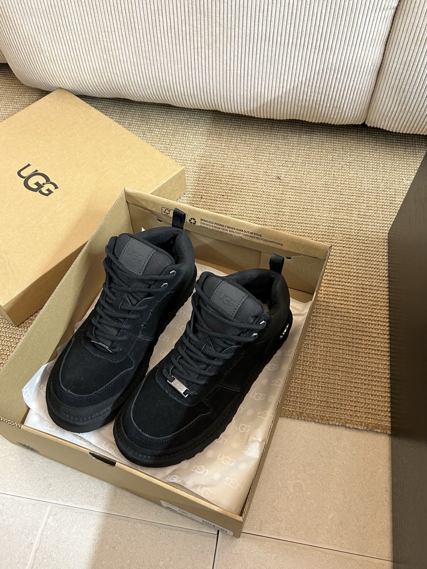 🔥𝐔*𝐠 ₂₀₂₅ . 轻便海兰德舒适平底纯色经典系带圆头时尚休闲鞋，牛剖层革鞋面搭配羊毛内里，EVA防