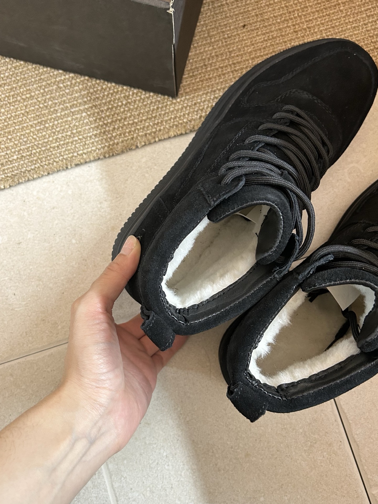 🔥𝐔*𝐠 ₂₀₂₅ . 经典空军联名板鞋📷有颜又有料 高丝光牛反绒材质 不冻脚过冬 必须把加毛的安排上S
