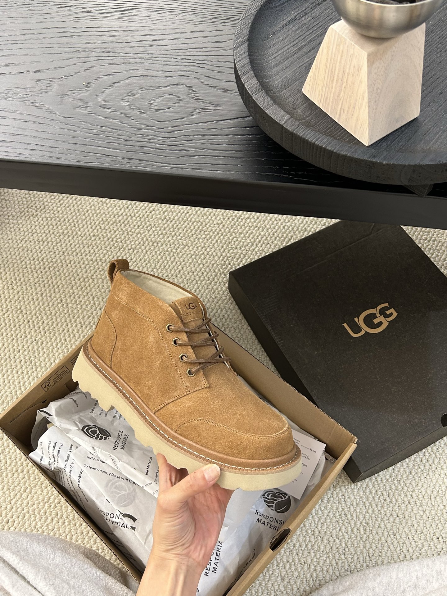 🔥UGG2025新款男士系带拉格系列马丁靴，帅气十足，牛皮羊毛，防滑大底，男士必备 颜色：栗色。黑色 糖