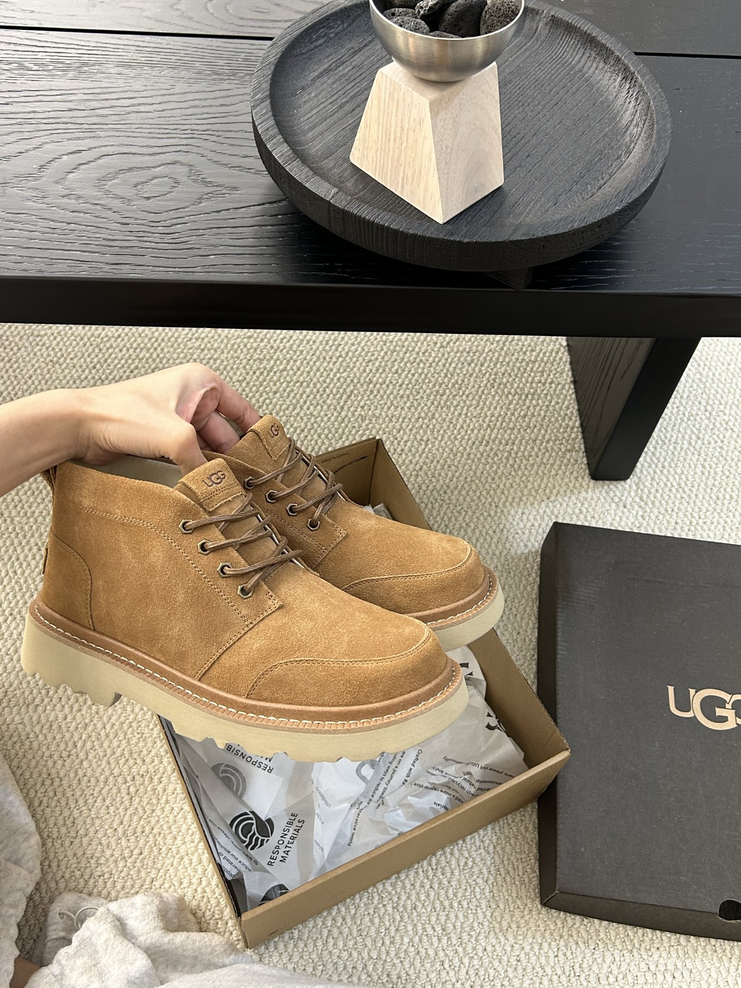 🔥UGG2025新款男士系带拉格系列马丁靴，帅气十足，牛皮羊毛，防滑大底，男士必备 颜色：栗色。黑色 糖