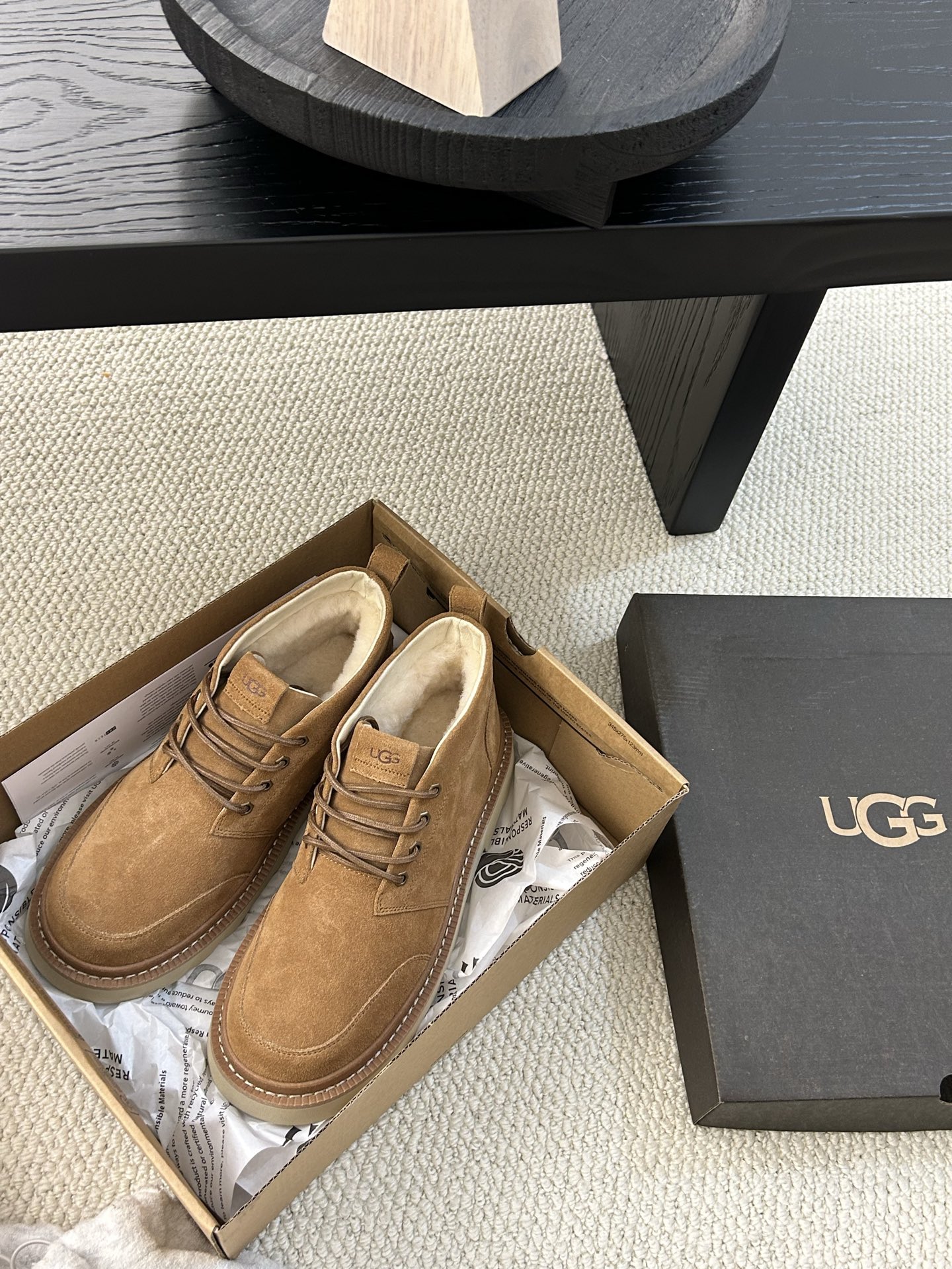 🔥UGG2025新款男士系带拉格系列马丁靴，帅气十足，牛皮羊毛，防滑大底，男士必备 颜色：栗色。黑色 糖