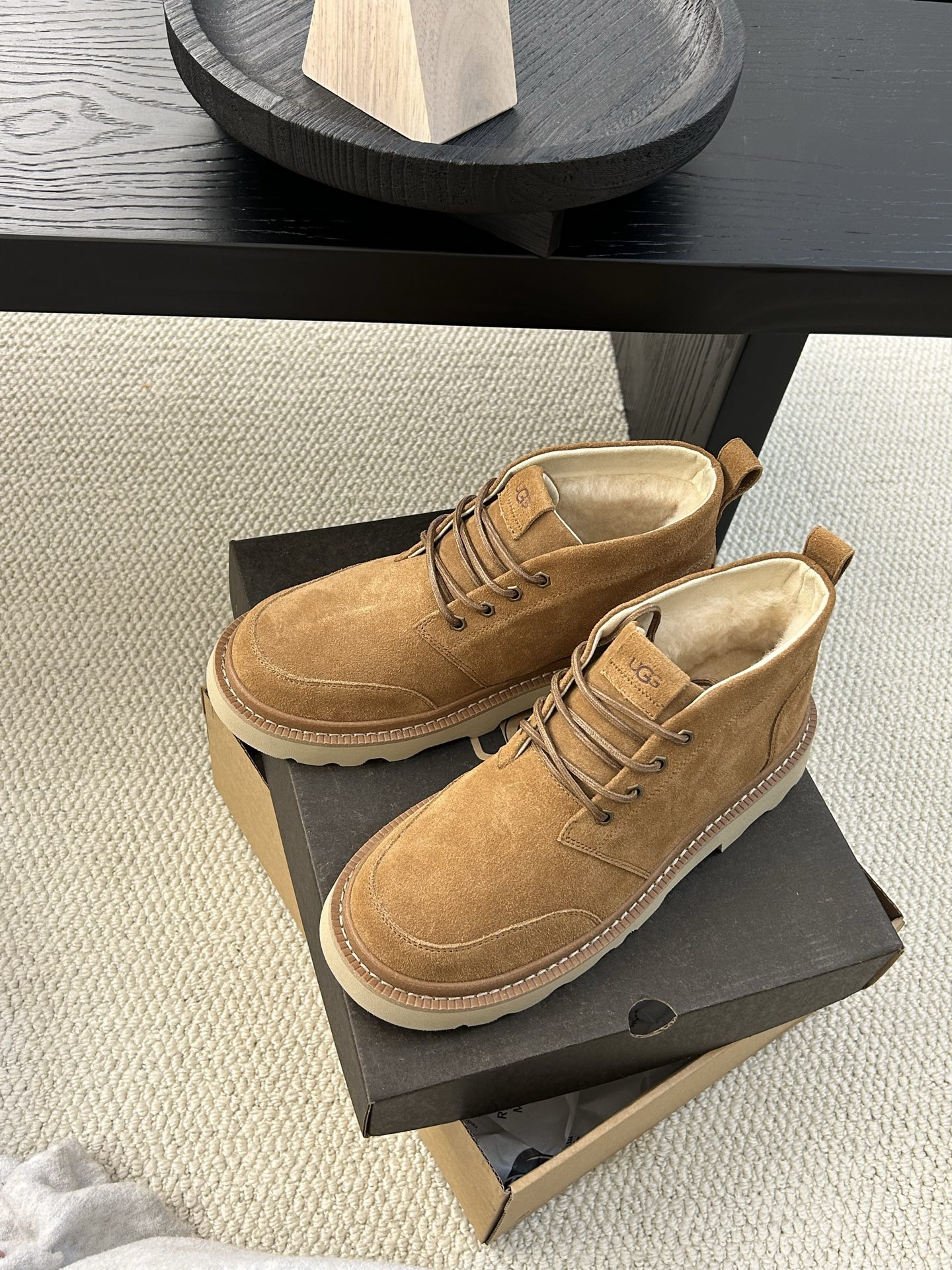 🔥UGG2025新款男士系带拉格系列马丁靴，帅气十足，牛皮羊毛，防滑大底，男士必备 颜色：栗色。黑色 糖