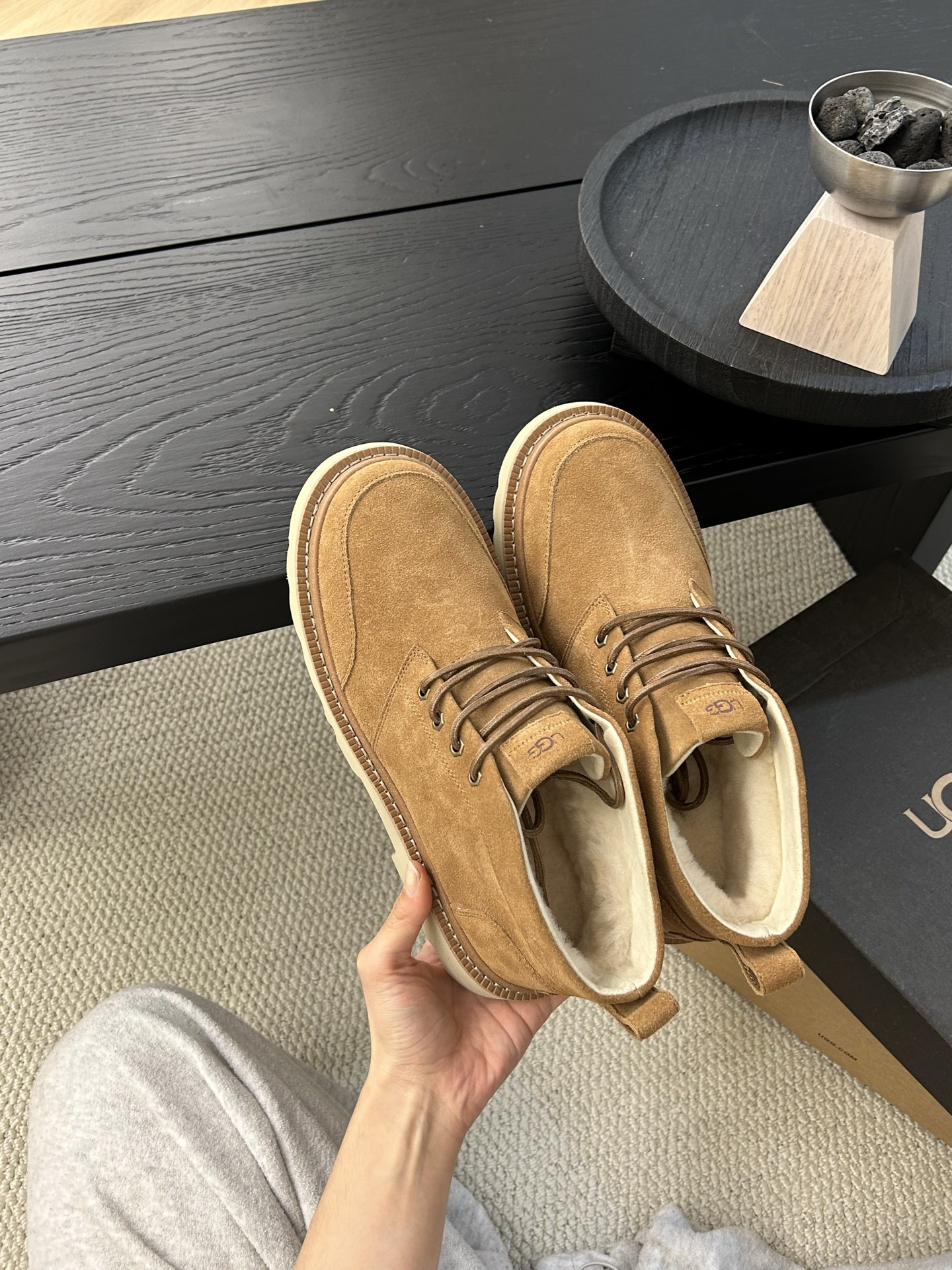 🔥UGG2025新款男士系带拉格系列马丁靴，帅气十足，牛皮羊毛，防滑大底，男士必备 颜色：栗色。黑色 糖