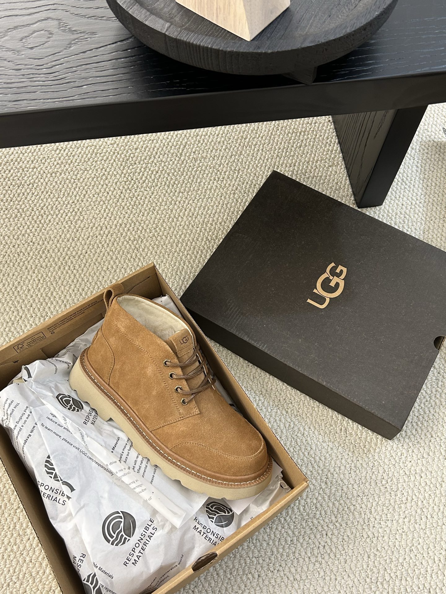 🔥UGG2025新款男士系带拉格系列马丁靴，帅气十足，牛皮羊毛，防滑大底，男士必备 颜色：栗色。黑色 糖